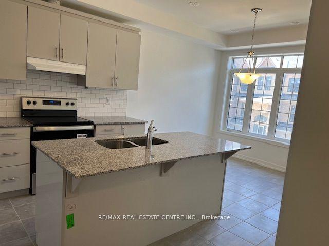 Photo 7 of Unit 32, 55 Selfridge Way, Whitby, Downtown Whitby — HOMEH