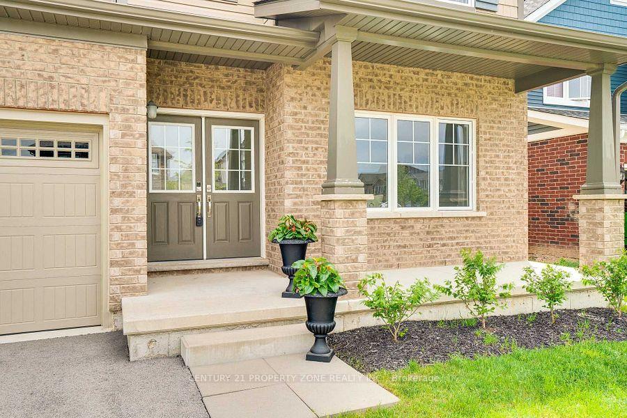 Photo 2 of 379 Silverwood Avenue E, Welland, Coyle Creek — HOMEH
