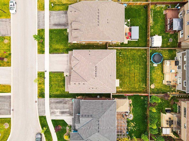 Photo 6 of 379 Silverwood Avenue E, Welland, Coyle Creek — HOMEH