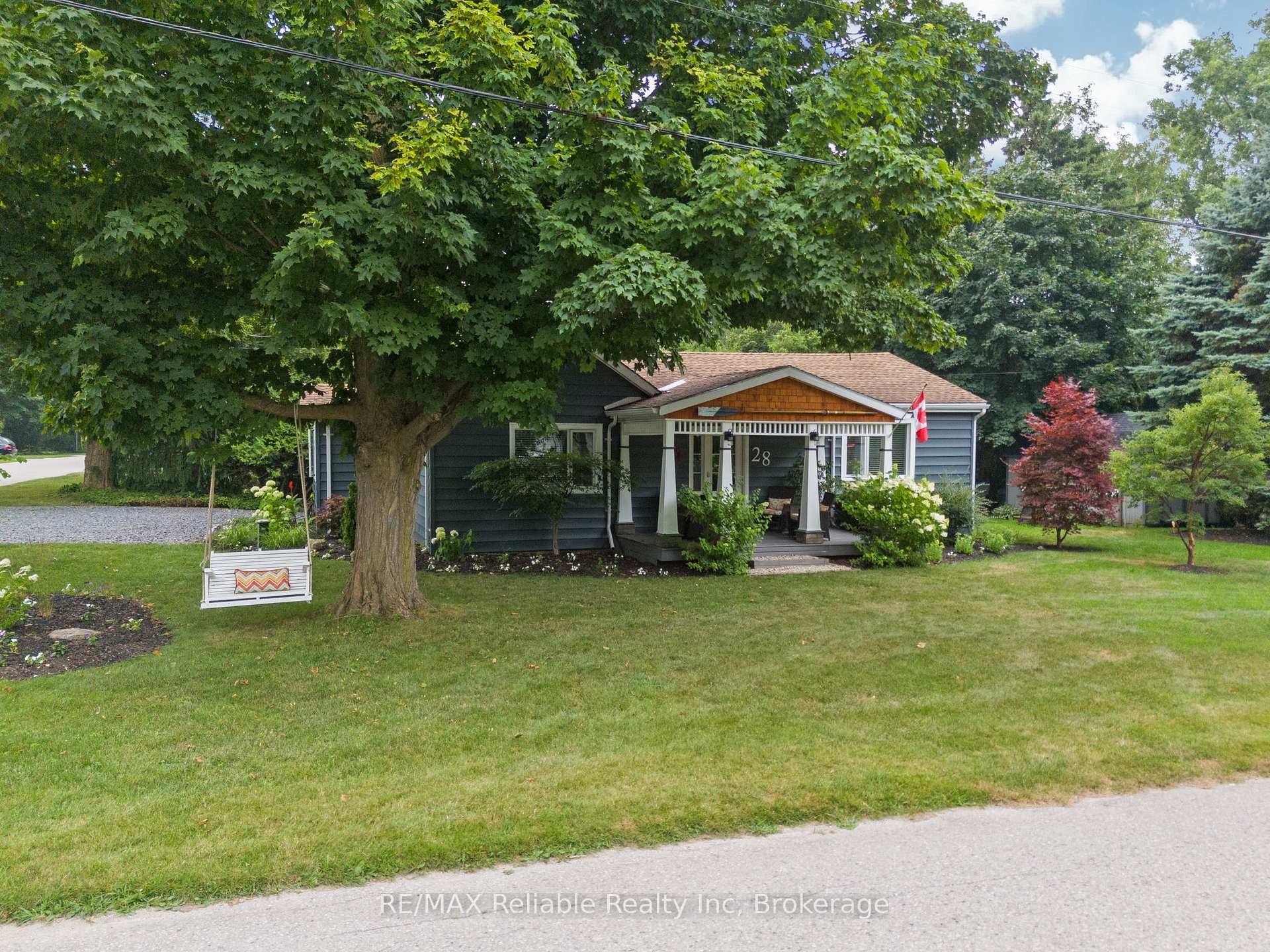 Photo 3 of 28 Catherine Street, Bluewater, Bayfield — HOMEH