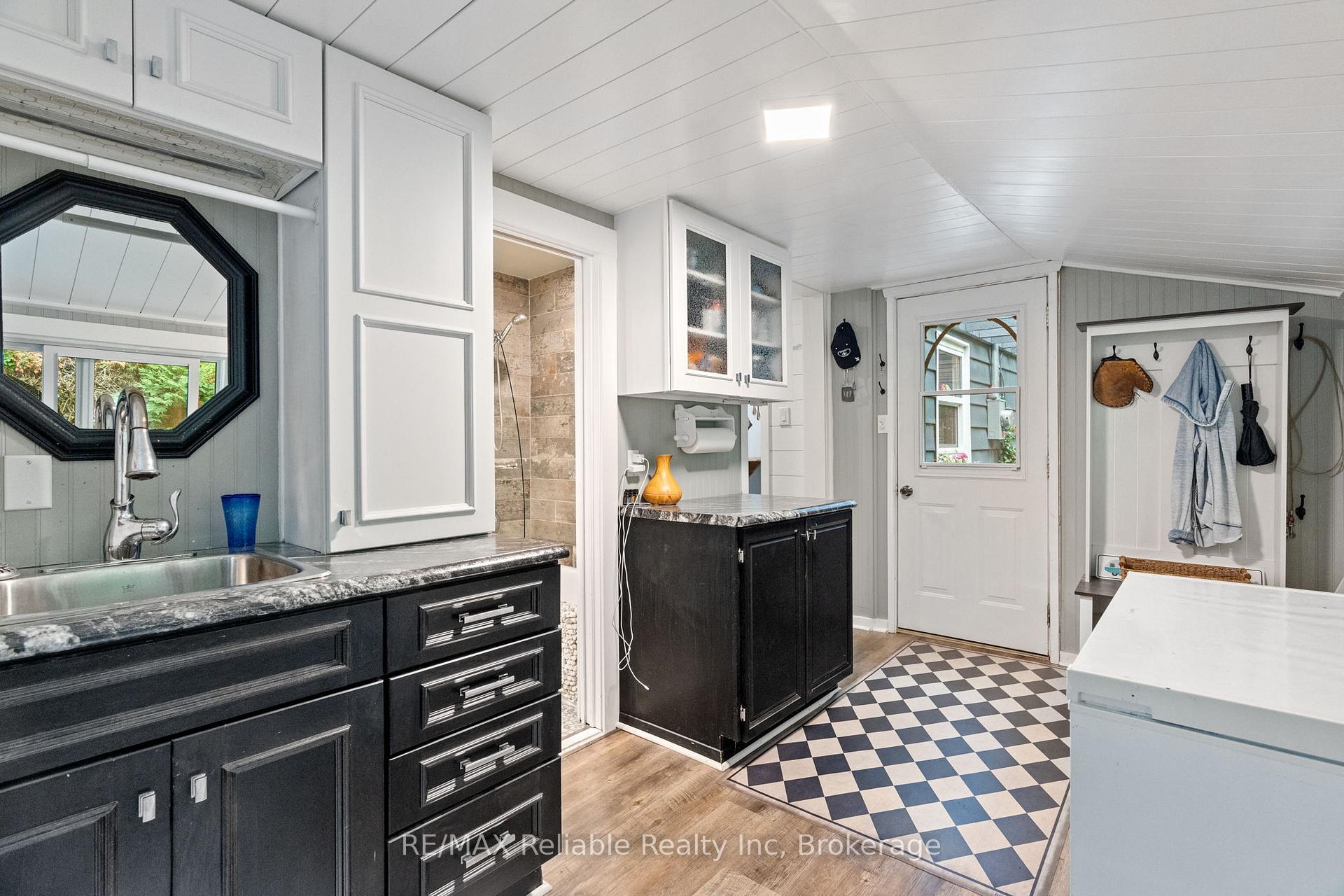 Photo 22 of 28 Catherine Street, Bluewater, Bayfield — HOMEH