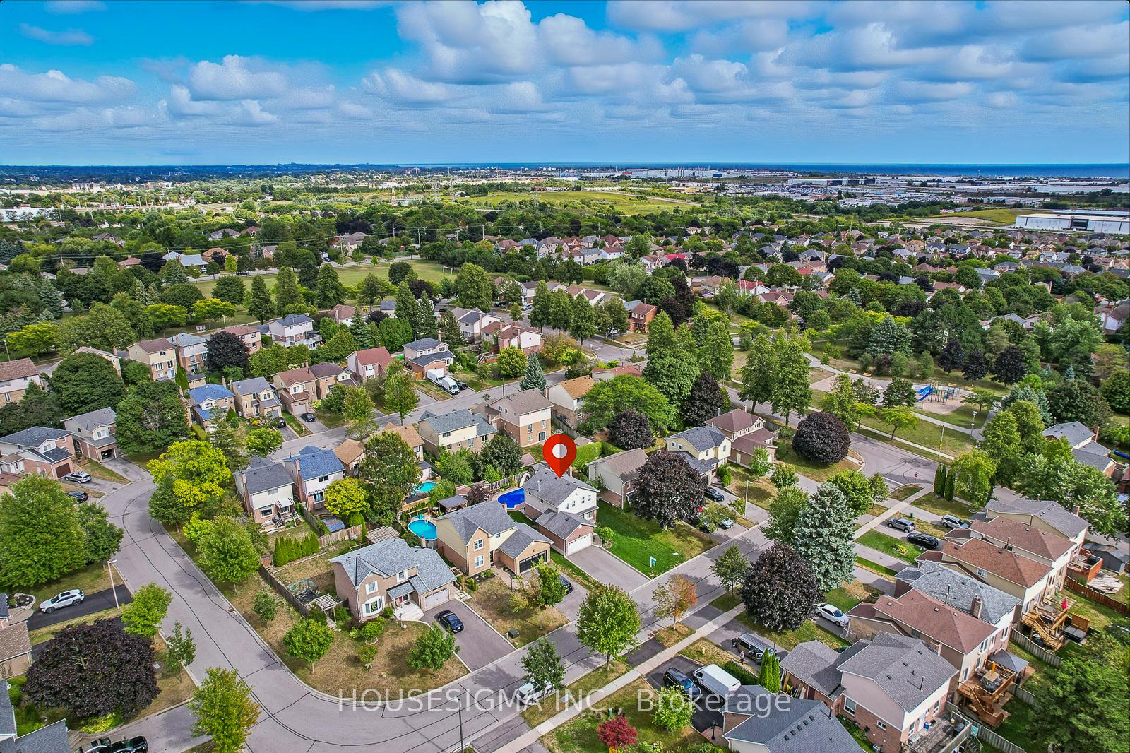 Photo 2 of 47 Winston Crescent, Whitby, Blue Grass Meadows — HOMEH