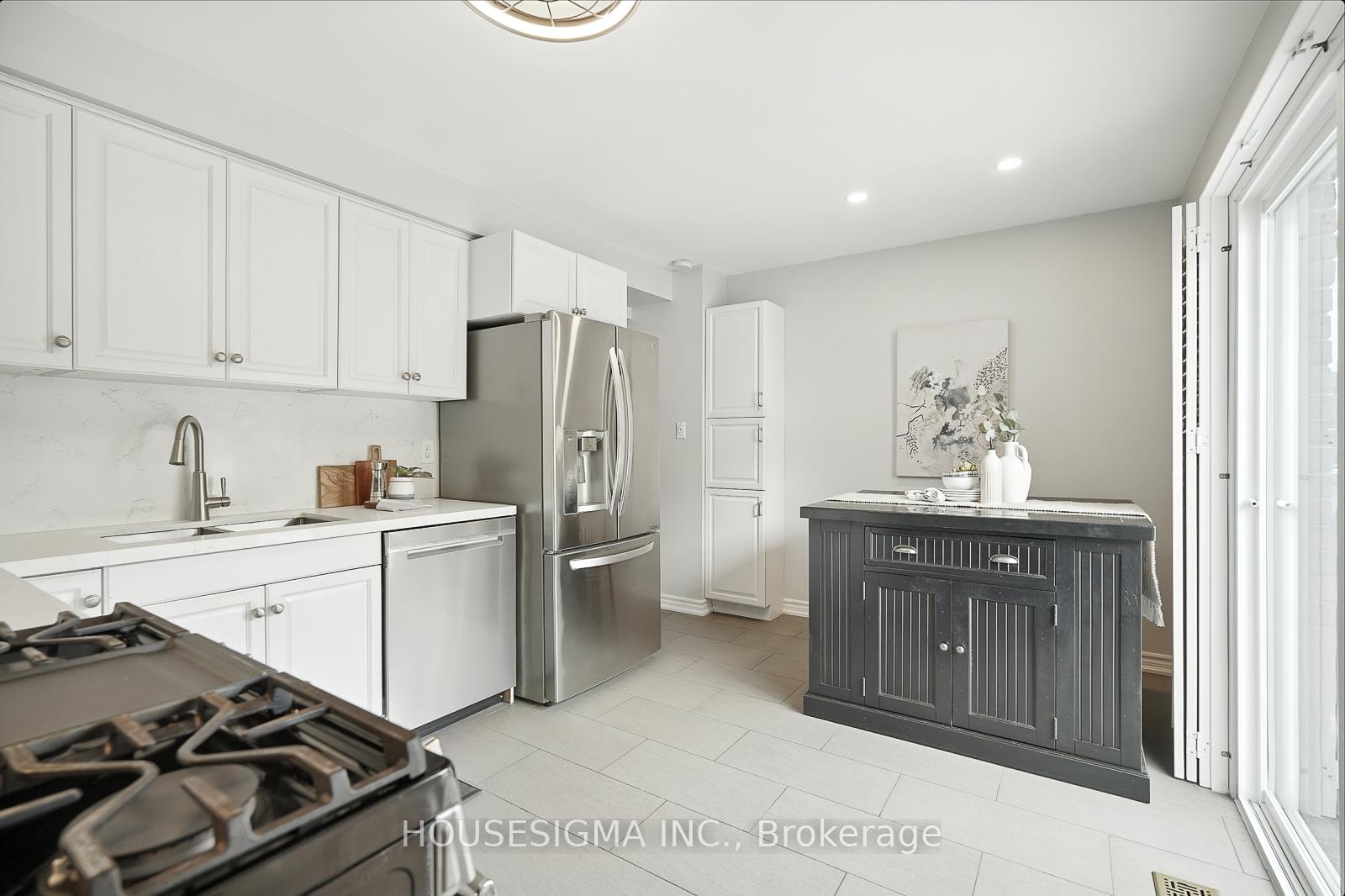 Photo 11 of 47 Winston Crescent, Whitby, Blue Grass Meadows — HOMEH