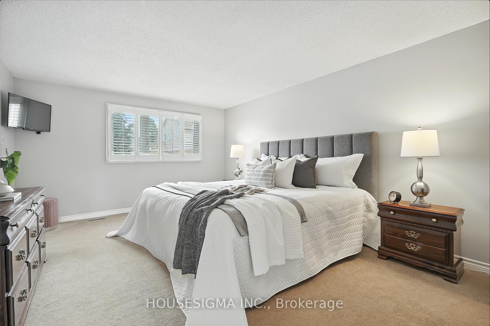Photo 15 of 47 Winston Crescent, Whitby, Blue Grass Meadows — HOMEH