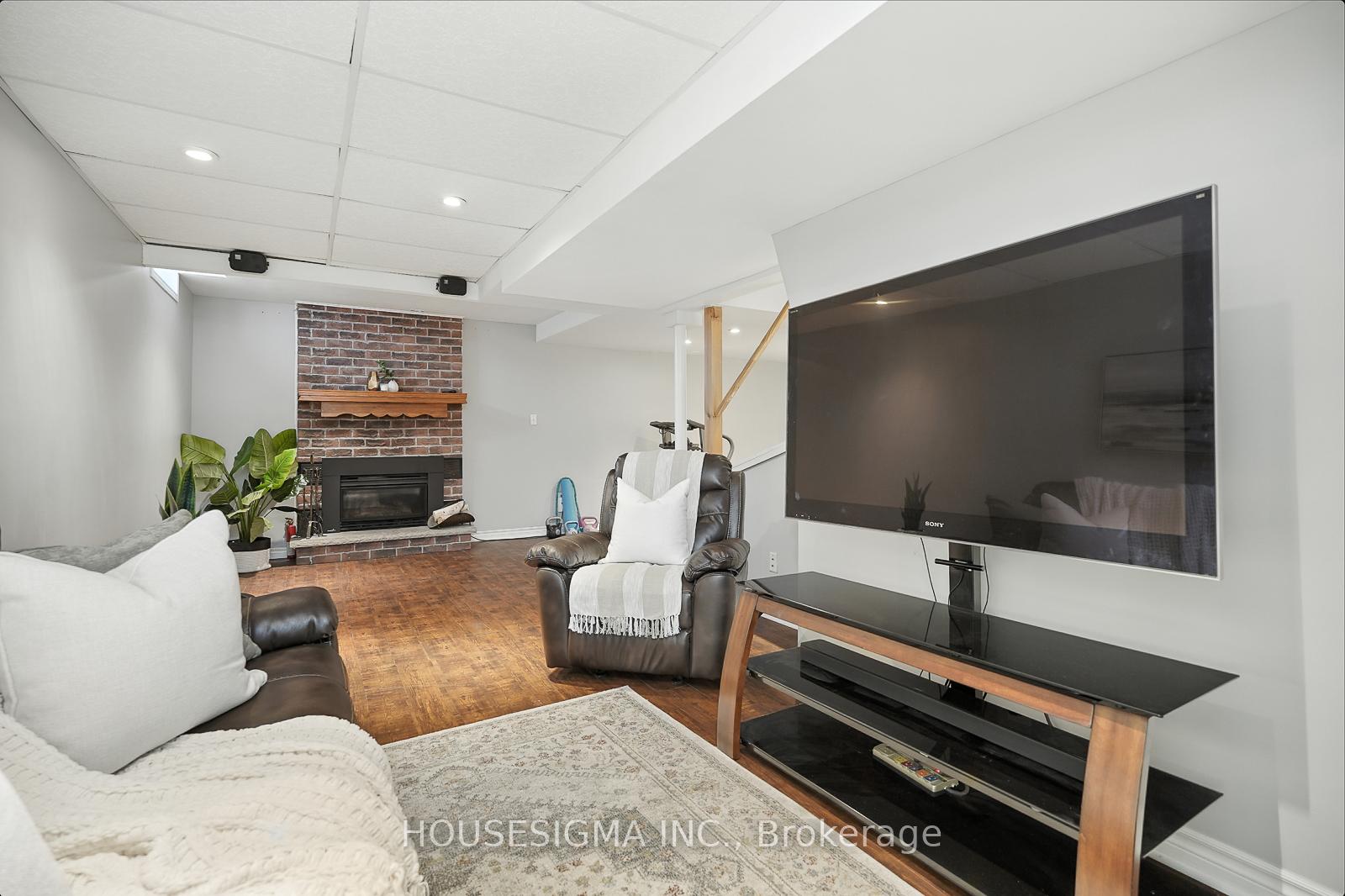 Photo 24 of 47 Winston Crescent, Whitby, Blue Grass Meadows — HOMEH