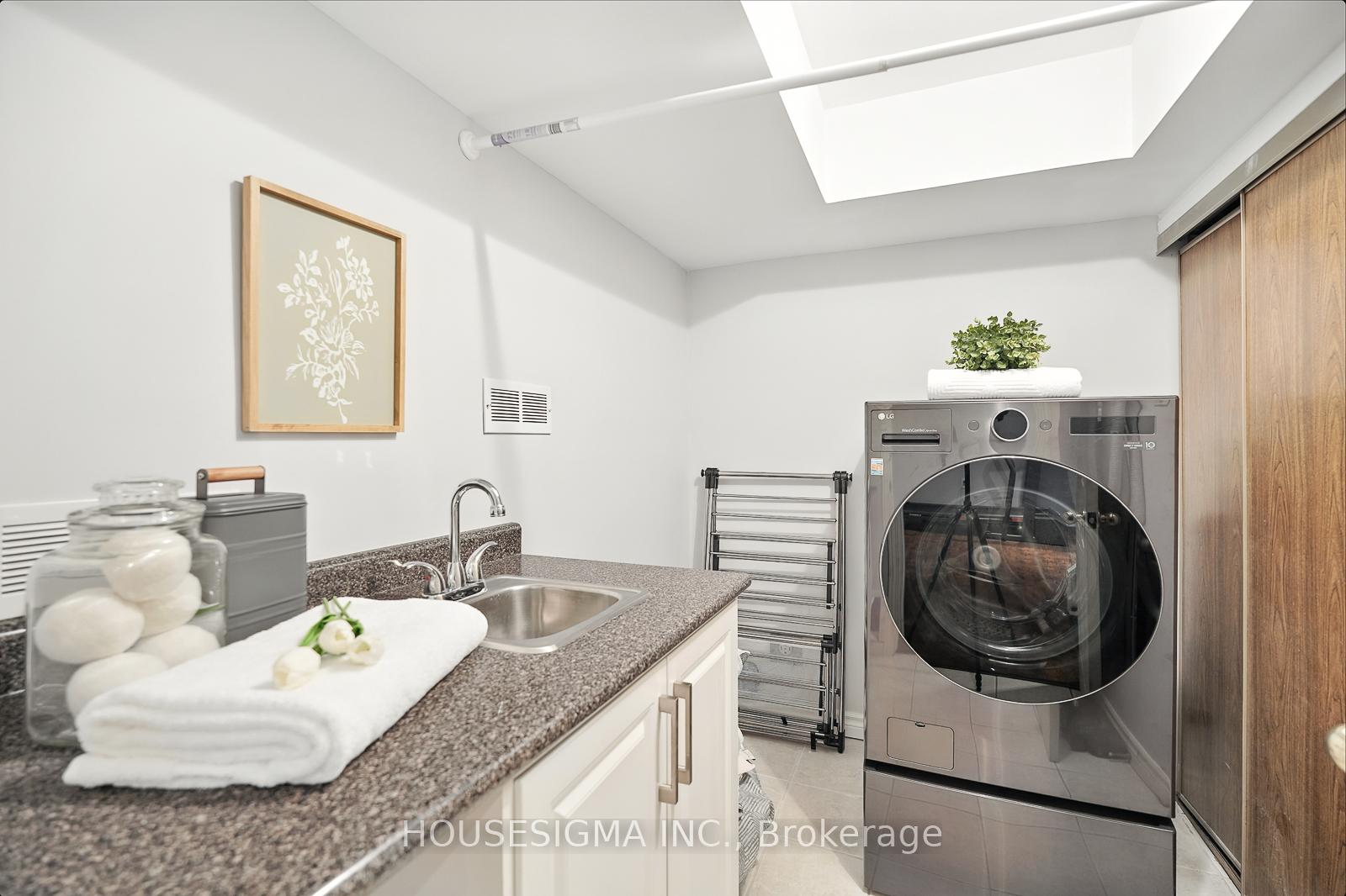 Photo 27 of 47 Winston Crescent, Whitby, Blue Grass Meadows — HOMEH
