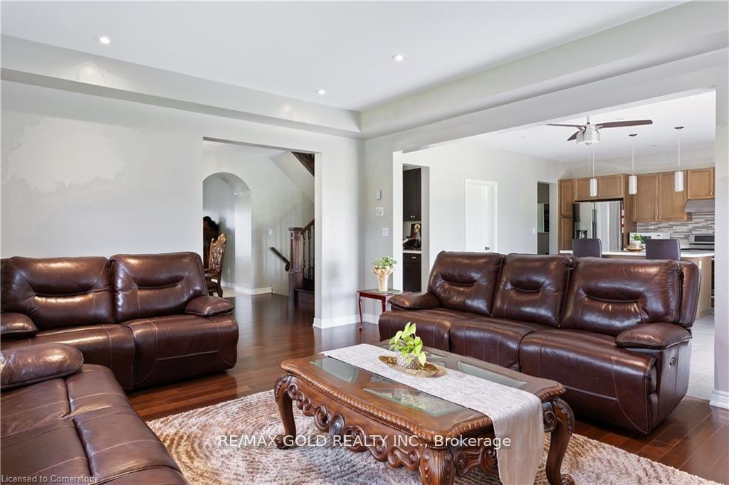 Photo 7 of 145 Cardinal Crescent, Welland, Coyle Creek — HOMEH