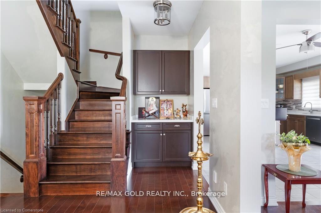 Photo 10 of 145 Cardinal Crescent, Welland, Coyle Creek — HOMEH