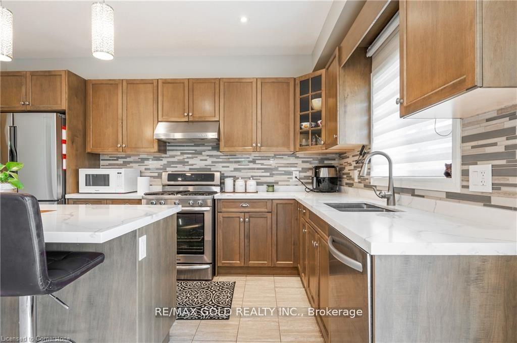 Photo 17 of 145 Cardinal Crescent, Welland, Coyle Creek — HOMEH