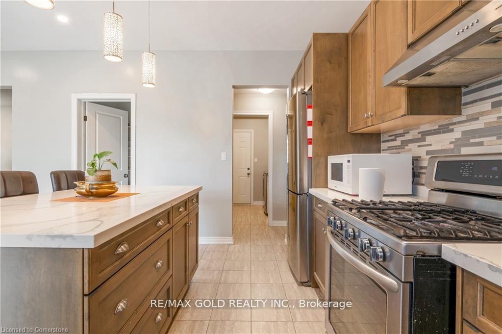 Photo 18 of 145 Cardinal Crescent, Welland, Coyle Creek — HOMEH