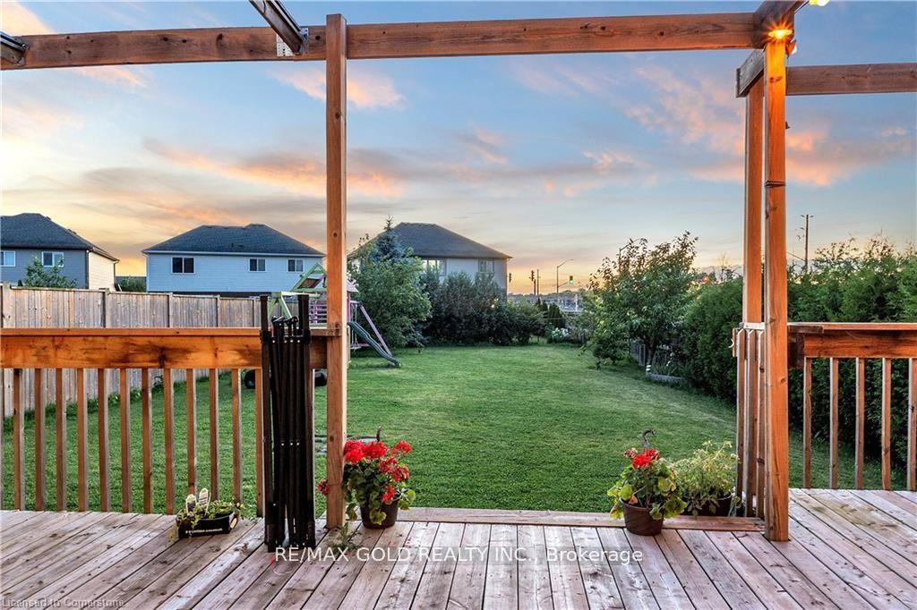 Photo 35 of 145 Cardinal Crescent, Welland, Coyle Creek — HOMEH