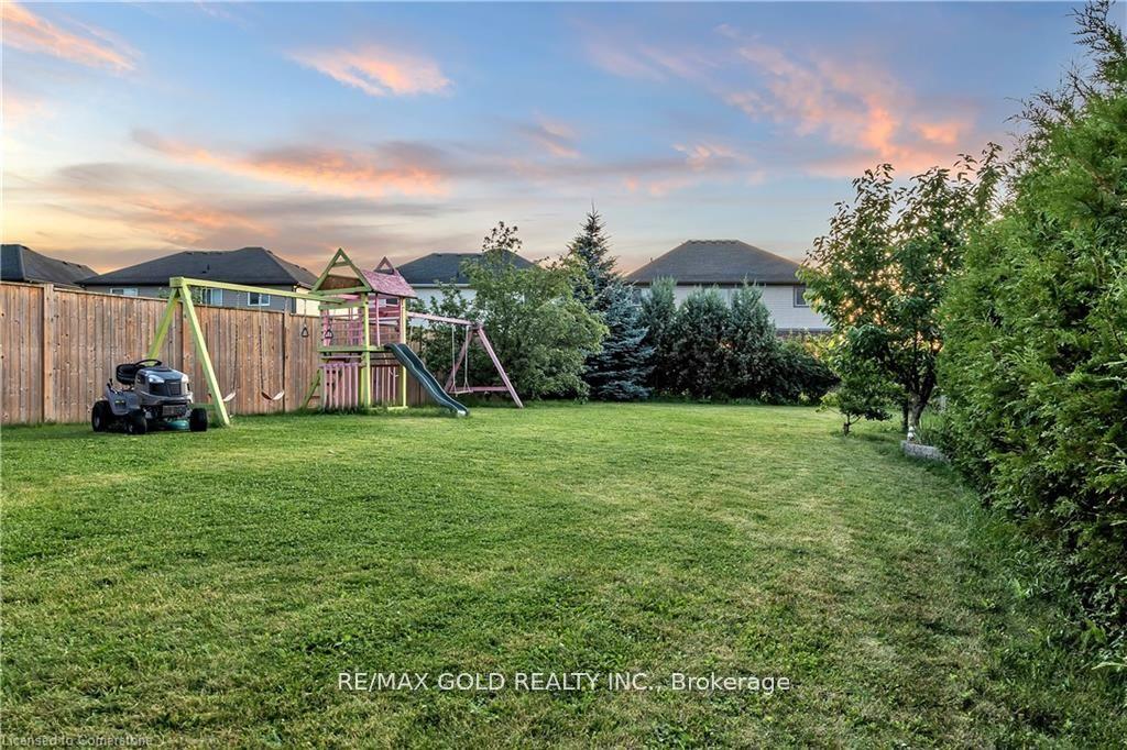 Photo 38 of 145 Cardinal Crescent, Welland, Coyle Creek — HOMEH