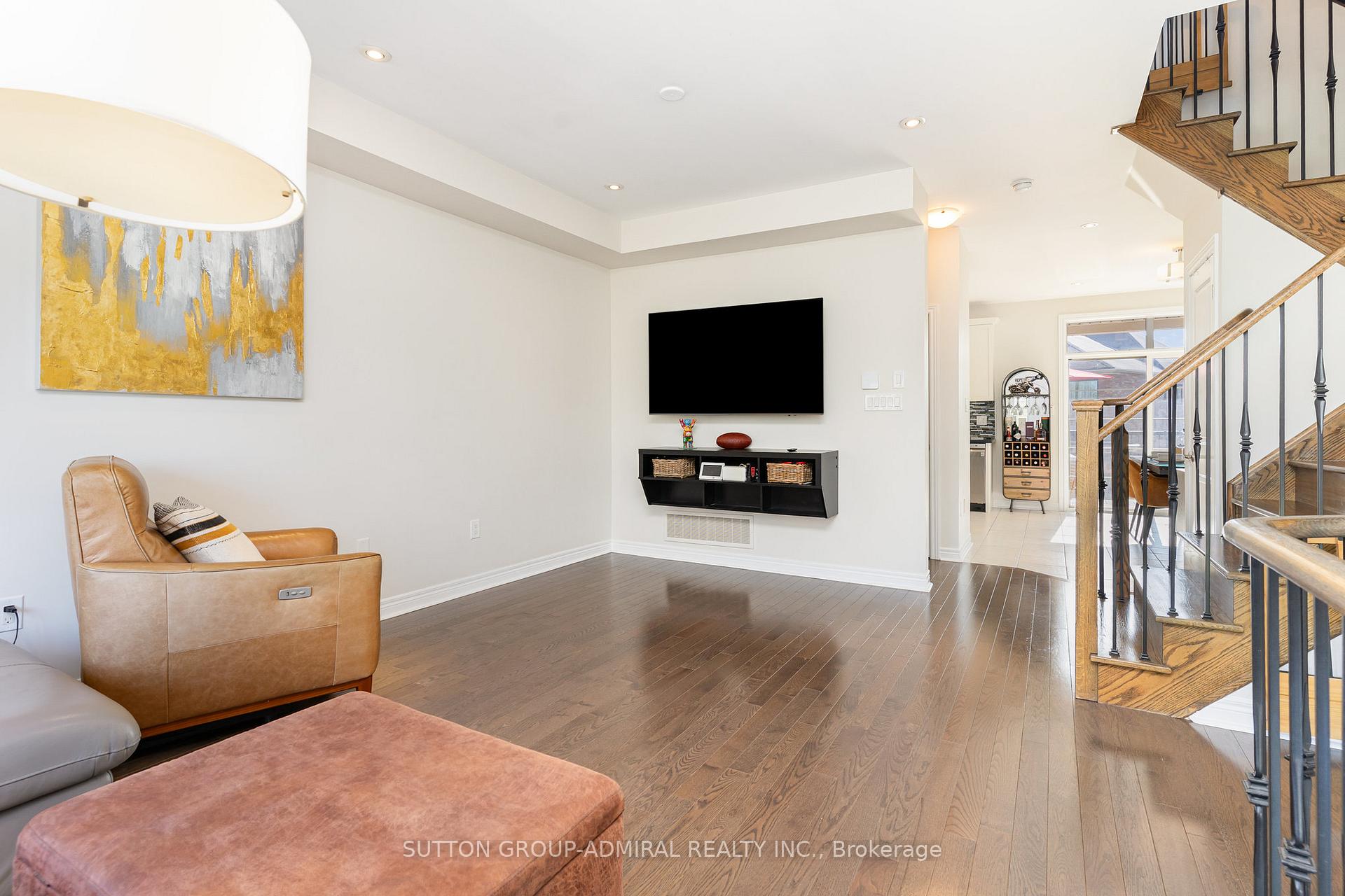 Photo 3 of 32 Grand Trunk Avenue, Vaughan, Patterson — HOMEH