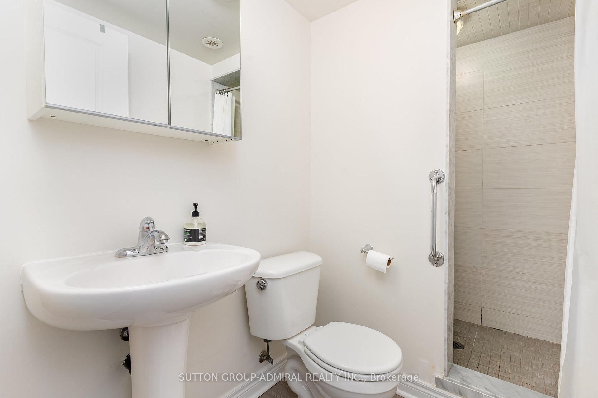 Photo 19 of 32 Grand Trunk Avenue, Vaughan, Patterson — HOMEH