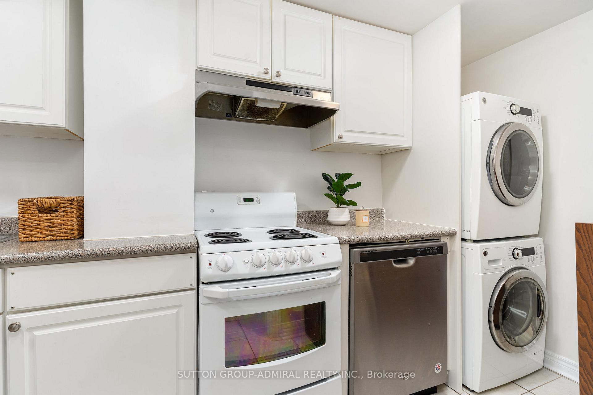 Photo 20 of 32 Grand Trunk Avenue, Vaughan, Patterson — HOMEH