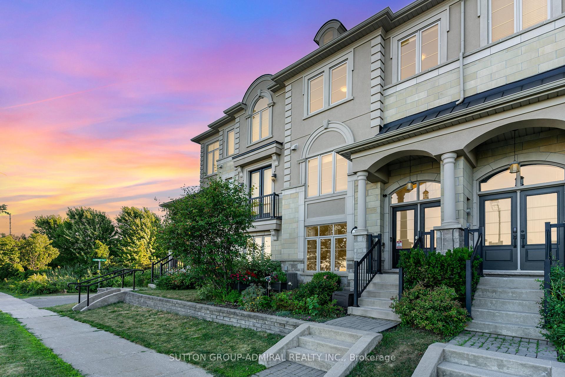 Photo 24 of 32 Grand Trunk Avenue, Vaughan, Patterson — HOMEH
