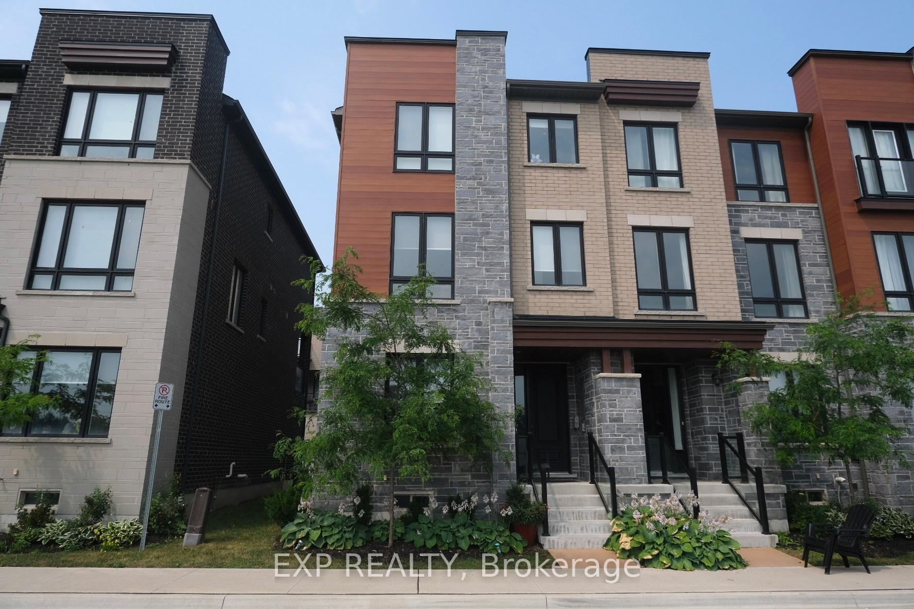 Photo 2 of 34 Dockside Way, Whitby, Port Whitby — HOMEH