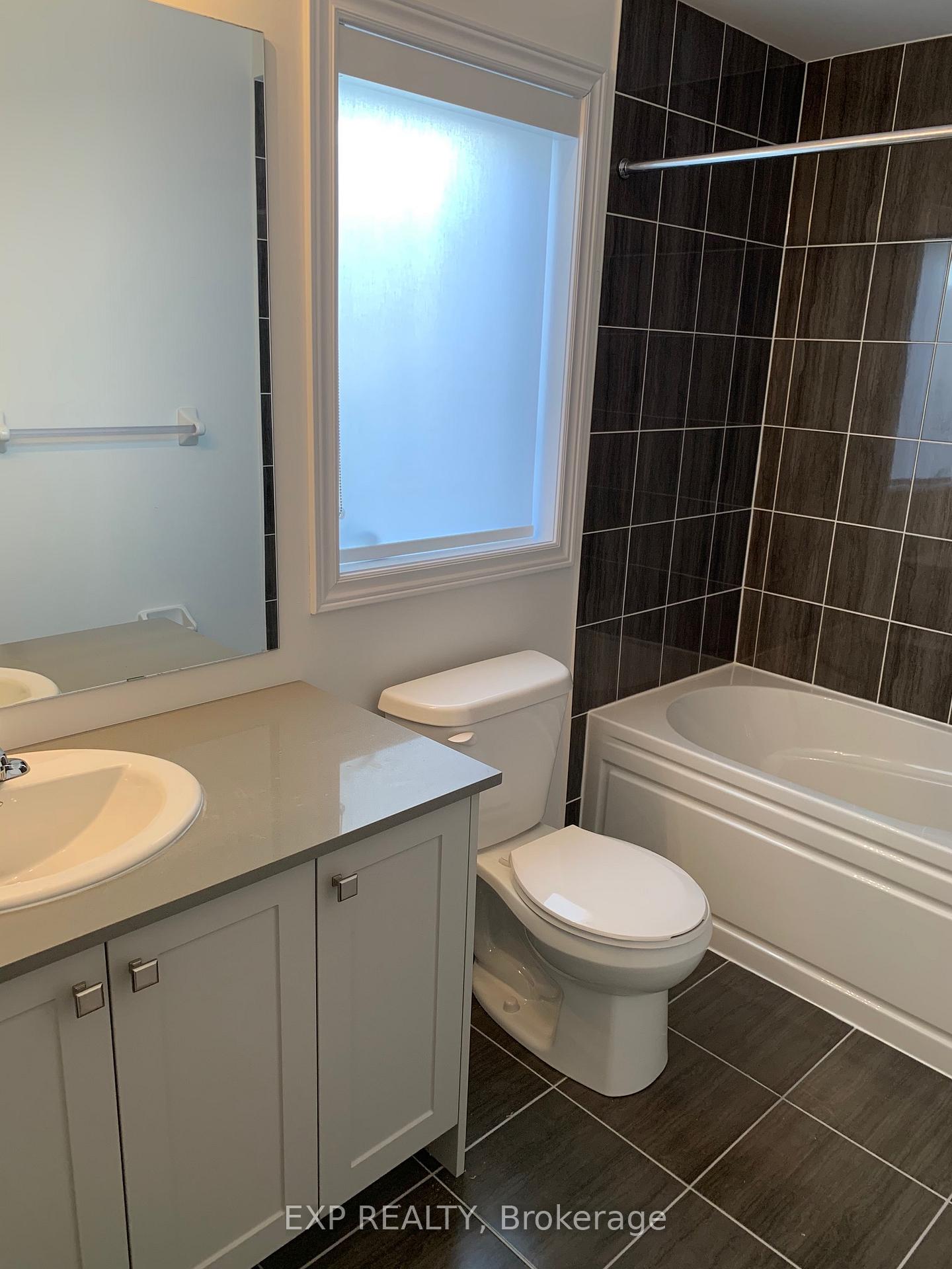 Photo 12 of 34 Dockside Way, Whitby, Port Whitby — HOMEH
