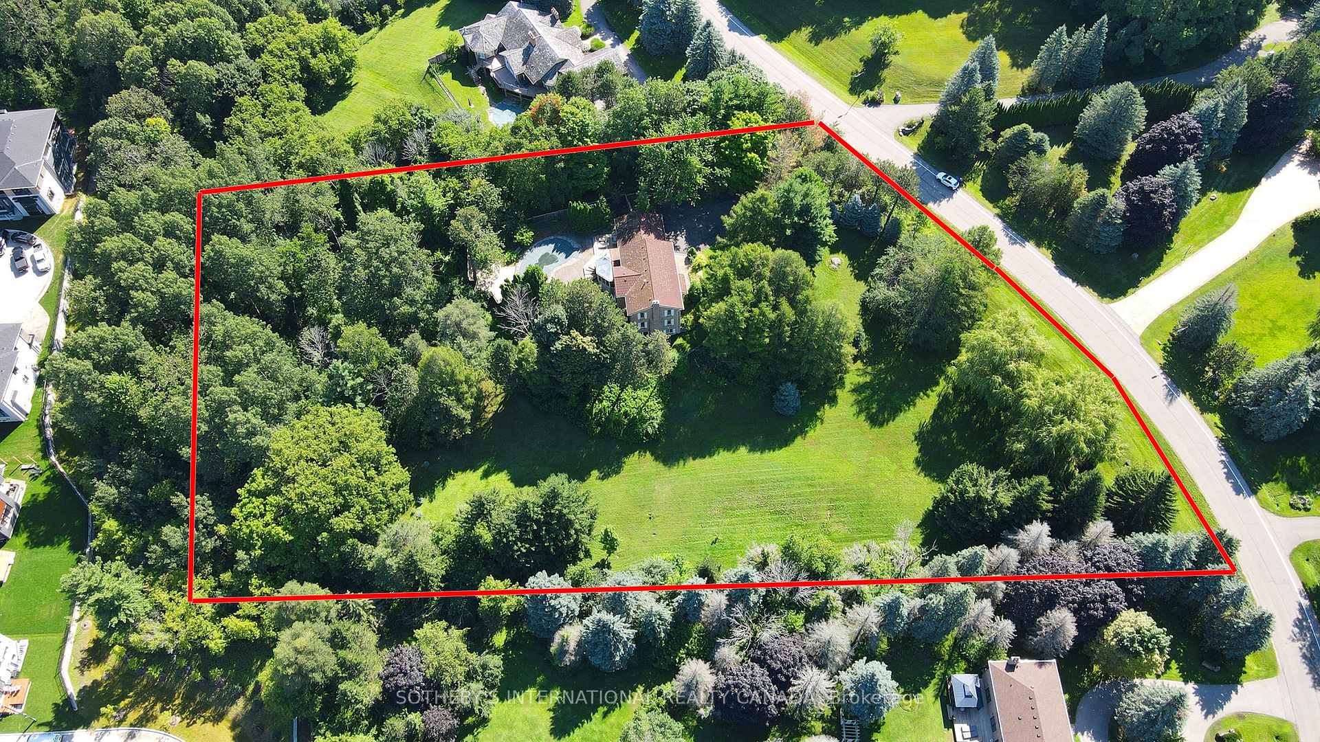 Photo 4 of 30 Hunters Glen Road, Aurora, Aurora Estates — HOMEH