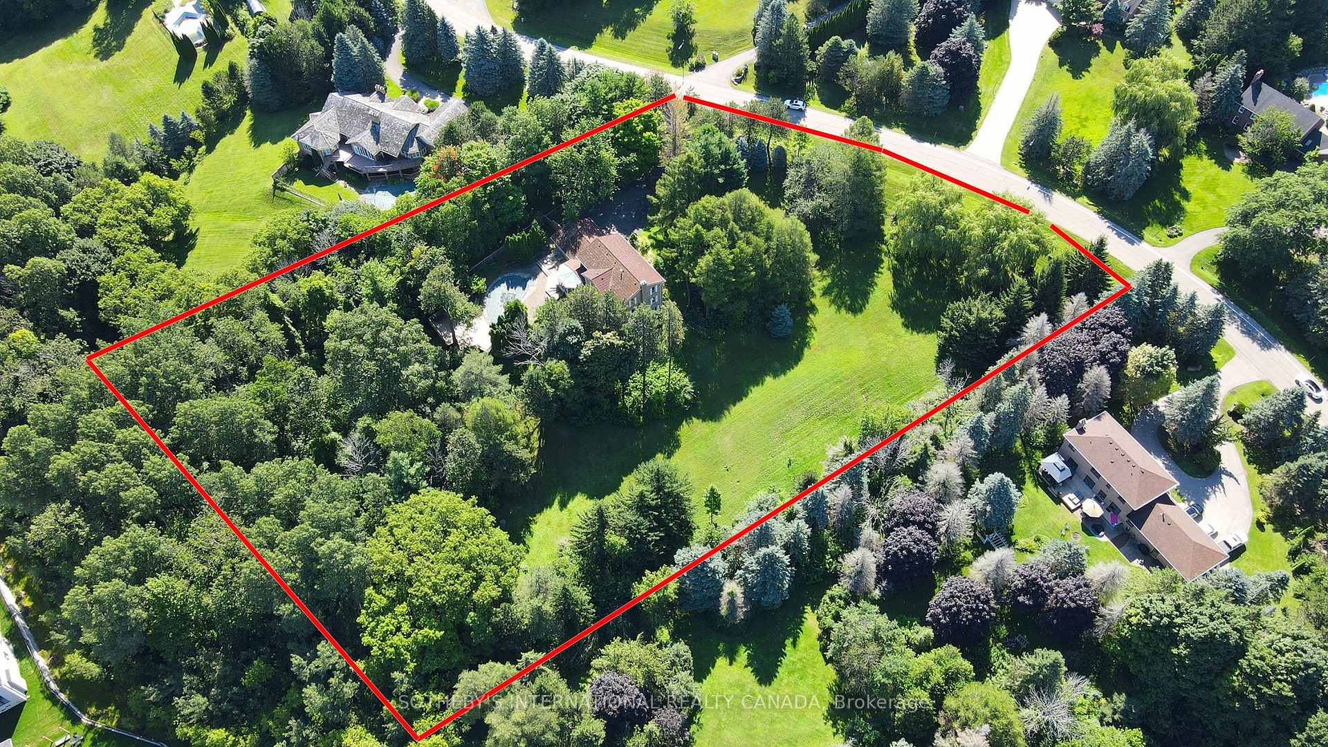Photo 3 of 30 Hunters Glen Road, Aurora, Aurora Estates — HOMEH