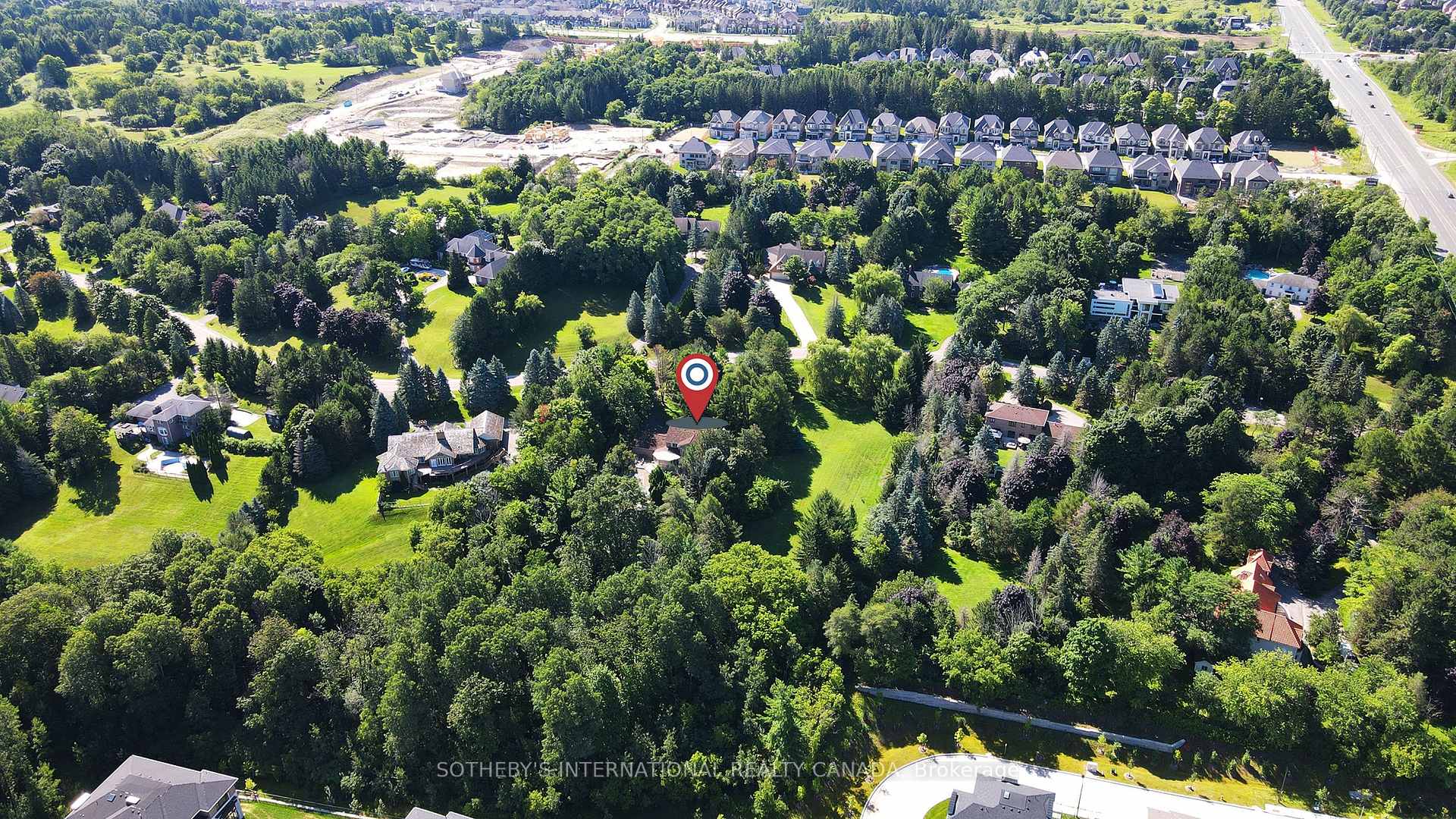 Photo 8 of 30 Hunters Glen Road, Aurora, Aurora Estates — HOMEH