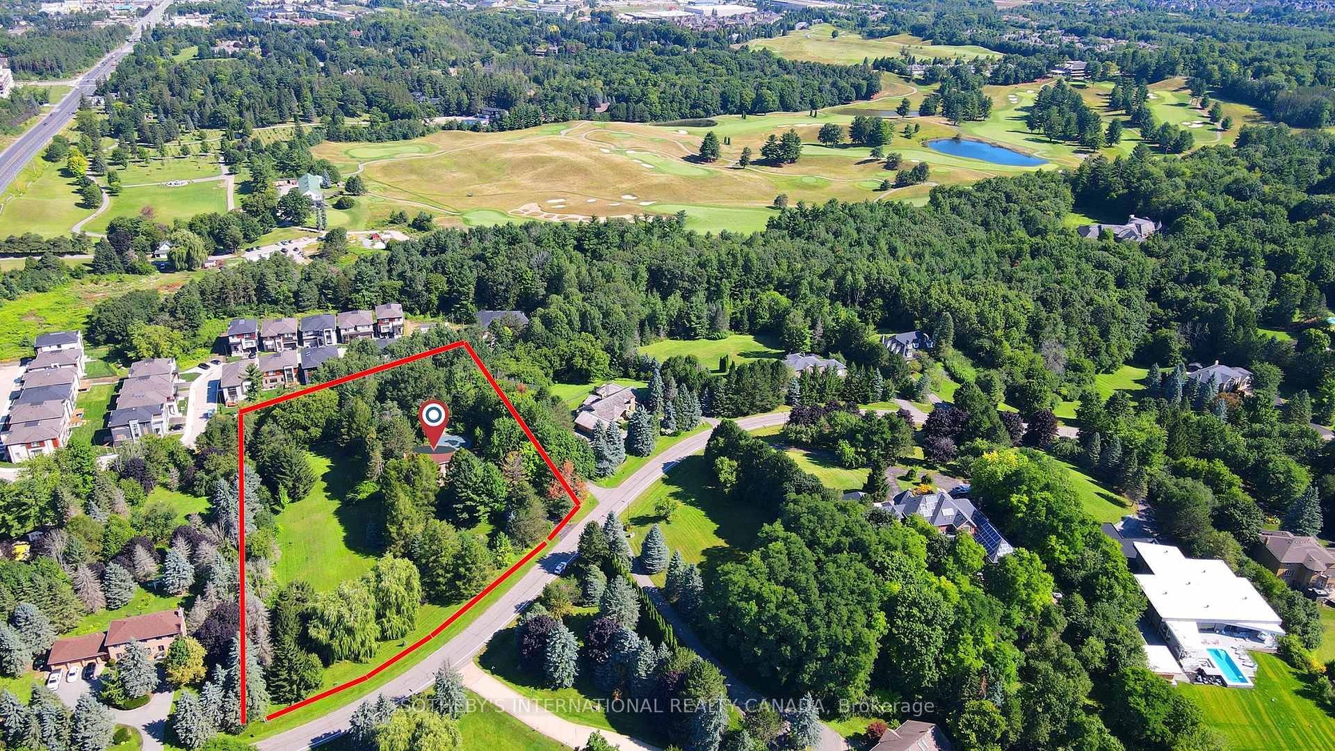 Photo 5 of 30 Hunters Glen Road, Aurora, Aurora Estates — HOMEH