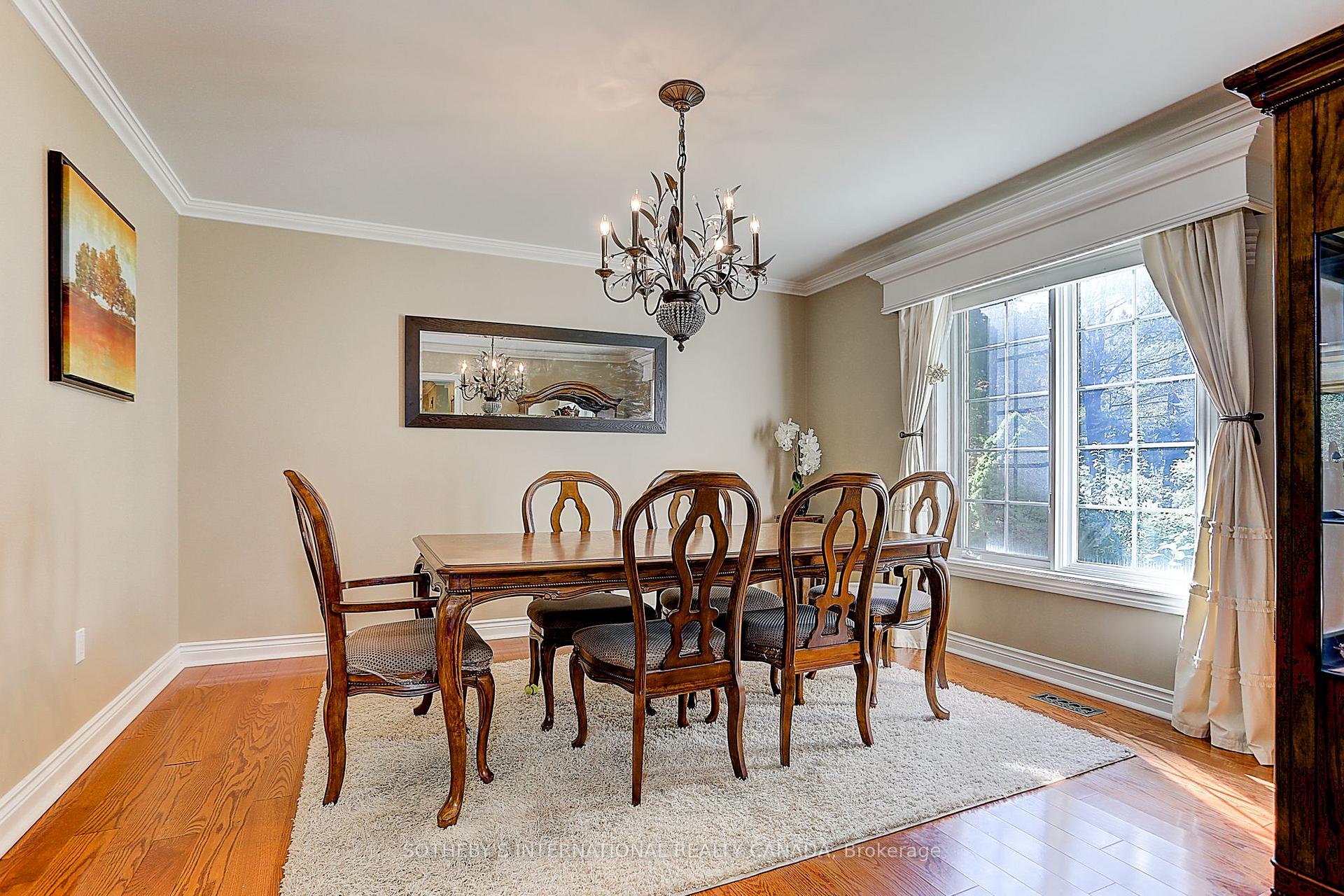 Photo 12 of 30 Hunters Glen Road, Aurora, Aurora Estates — HOMEH