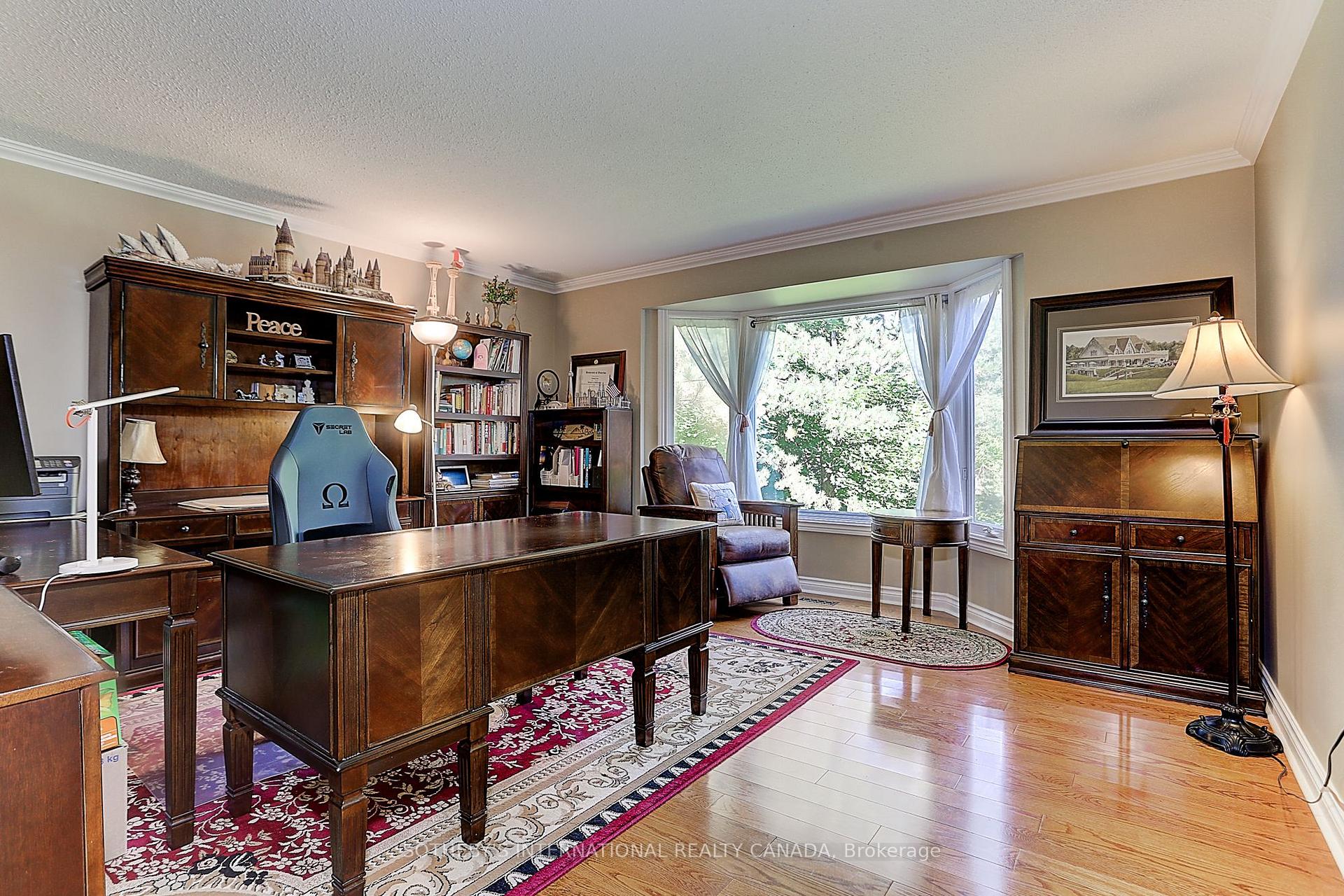 Photo 16 of 30 Hunters Glen Road, Aurora, Aurora Estates — HOMEH