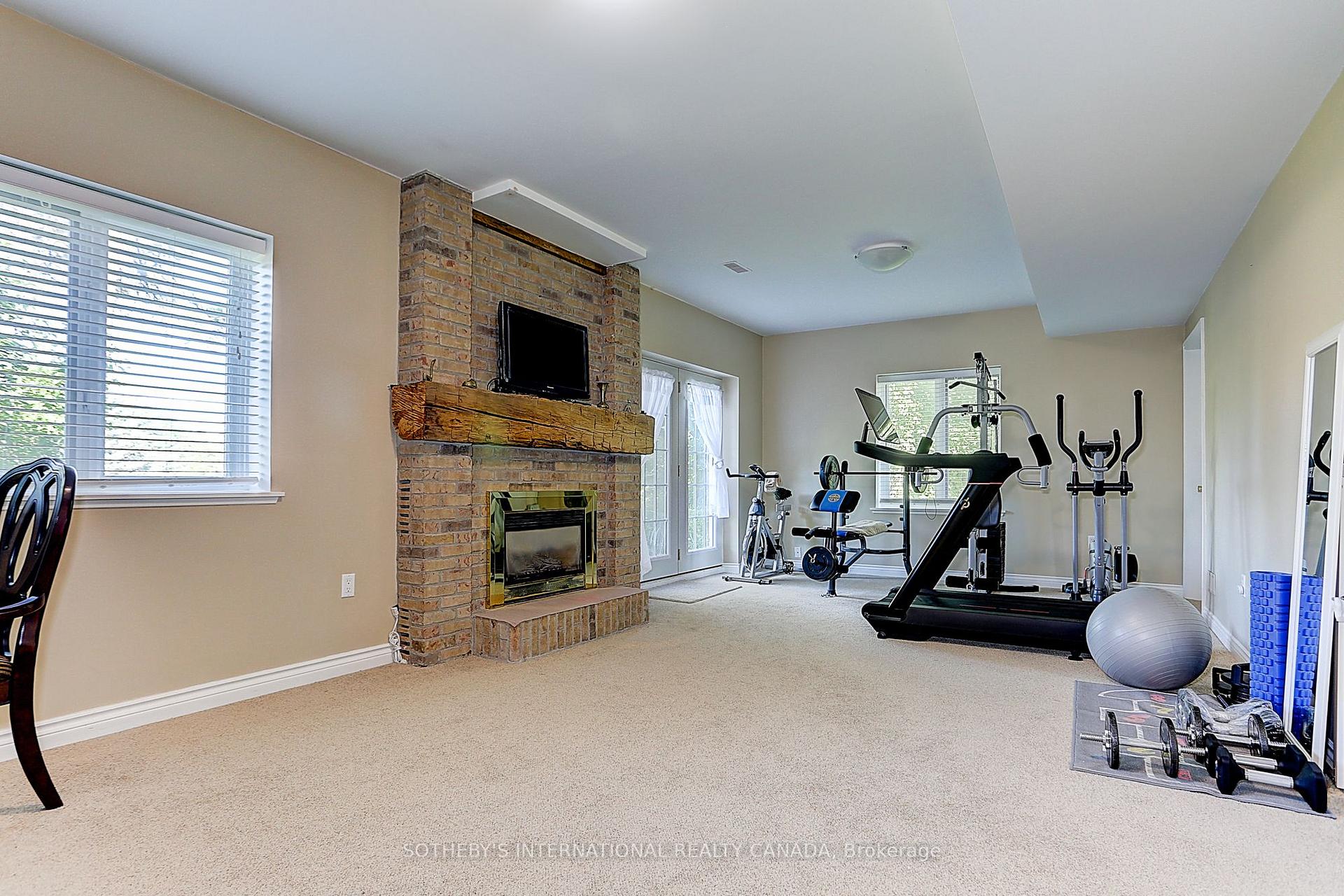 Photo 32 of 30 Hunters Glen Road, Aurora, Aurora Estates — HOMEH