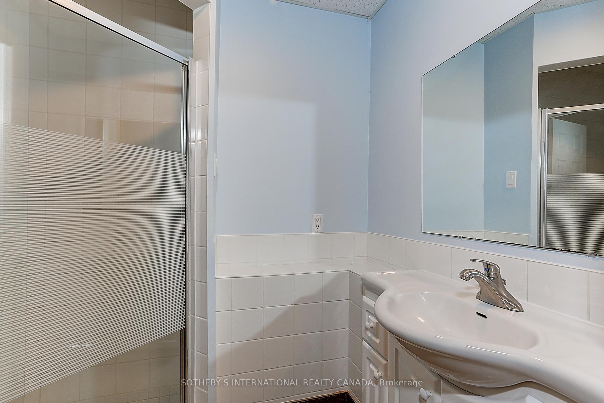 Photo 35 of 30 Hunters Glen Road, Aurora, Aurora Estates — HOMEH