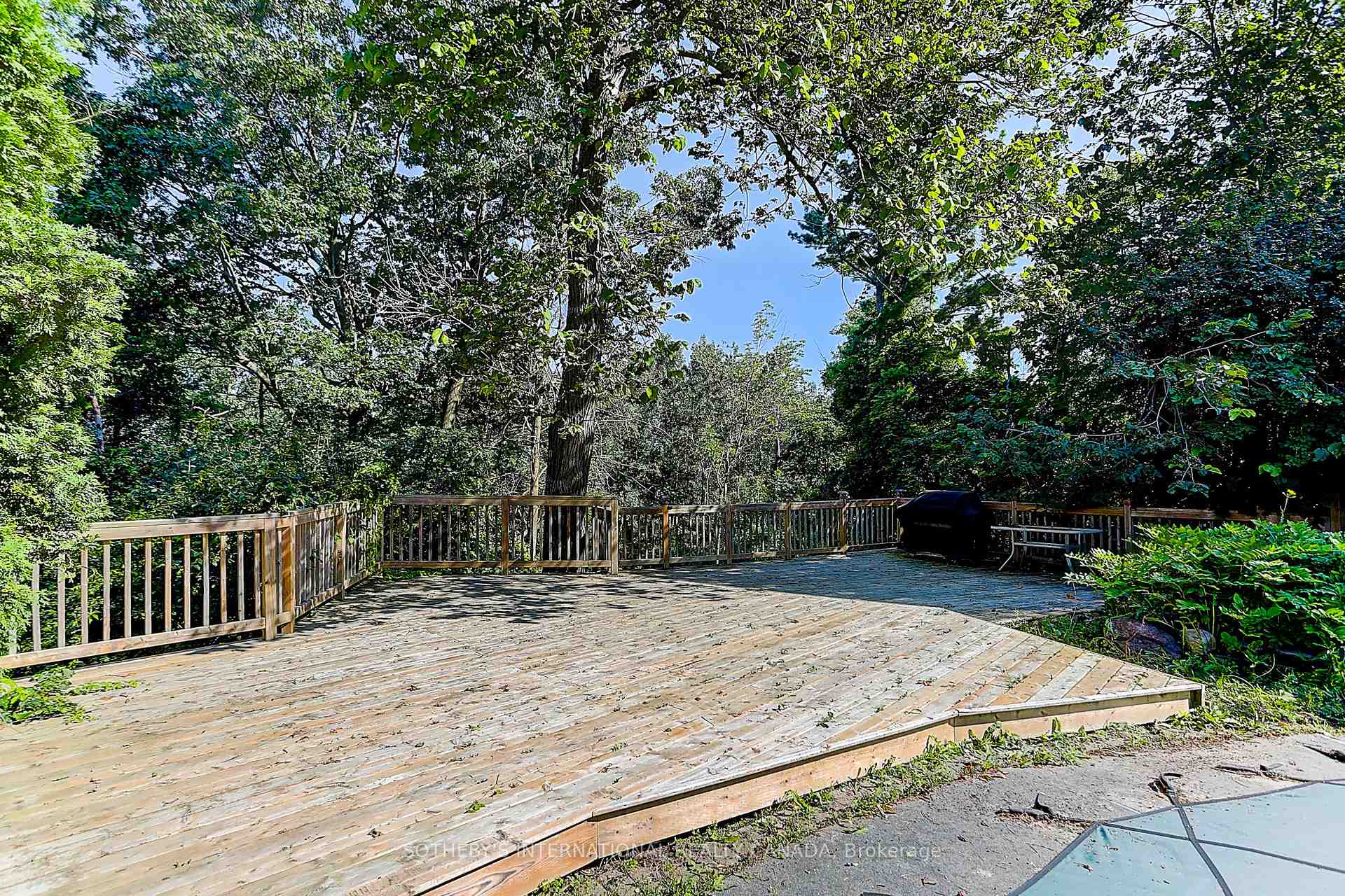 Photo 36 of 30 Hunters Glen Road, Aurora, Aurora Estates — HOMEH