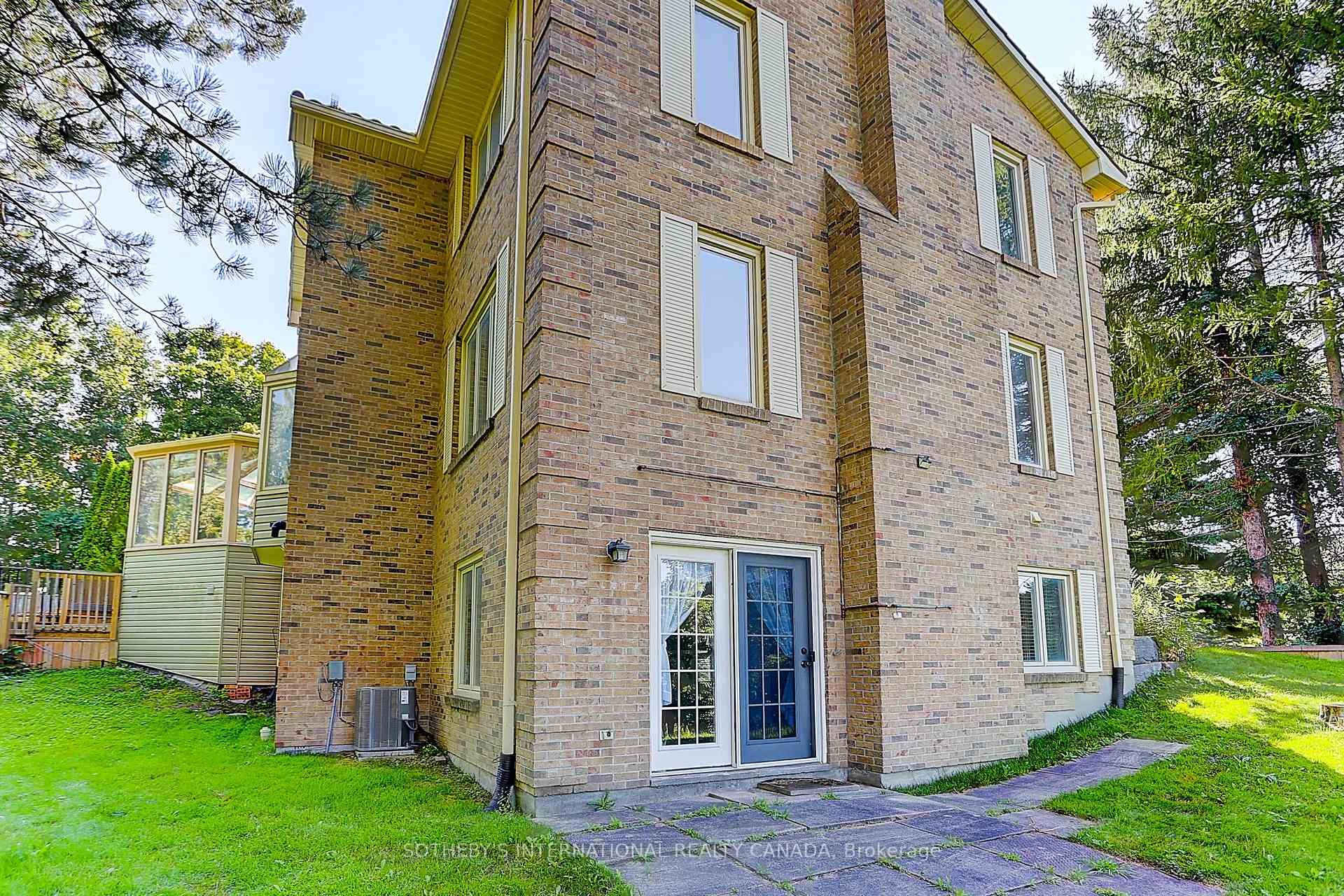 Photo 41 of 30 Hunters Glen Road, Aurora, Aurora Estates — HOMEH