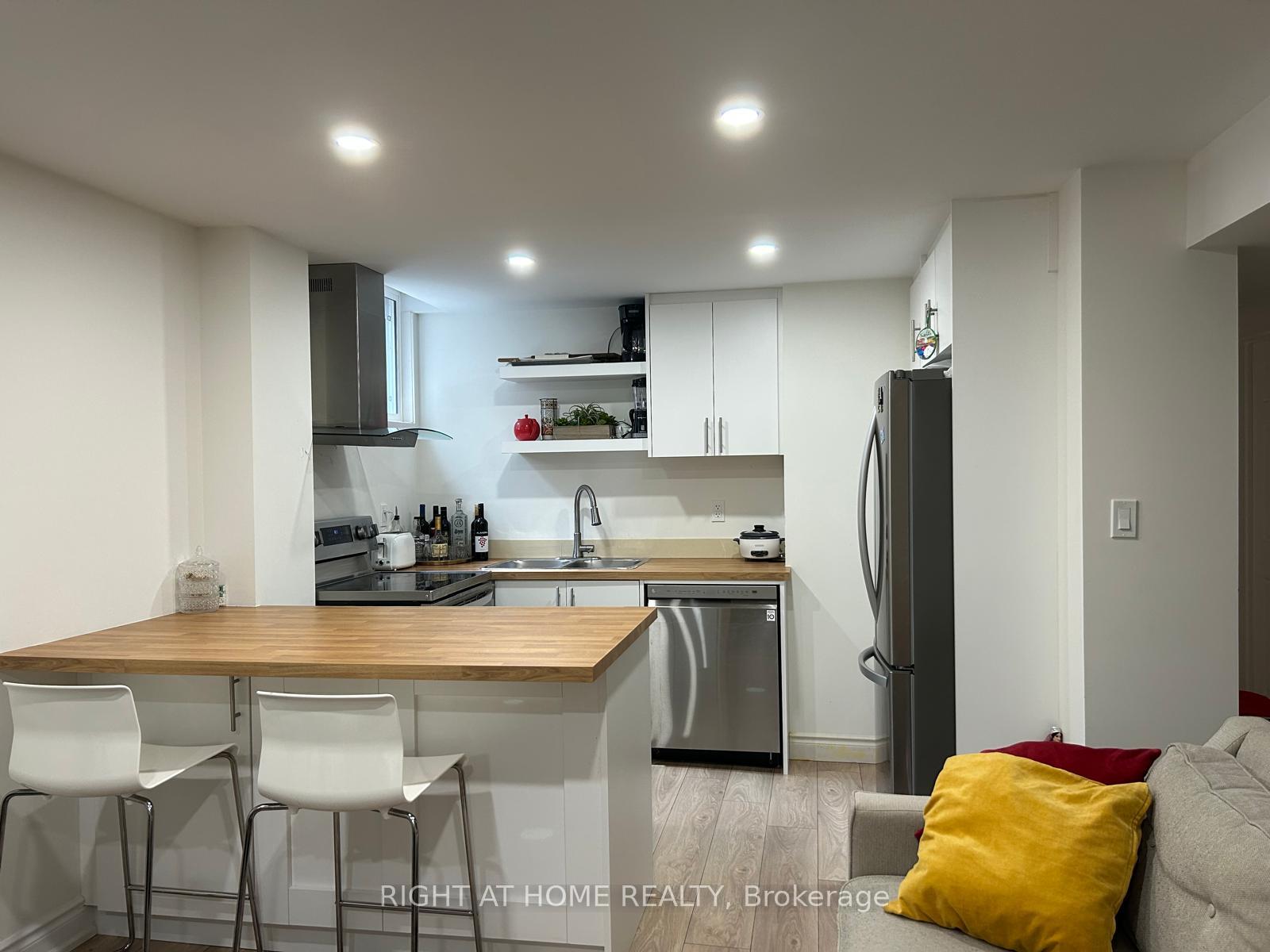 Photo 5 of Unit Basement, 54 Springfield Way, Vaughan, Crestwood-Springfarm-Yorkhill — HOMEH