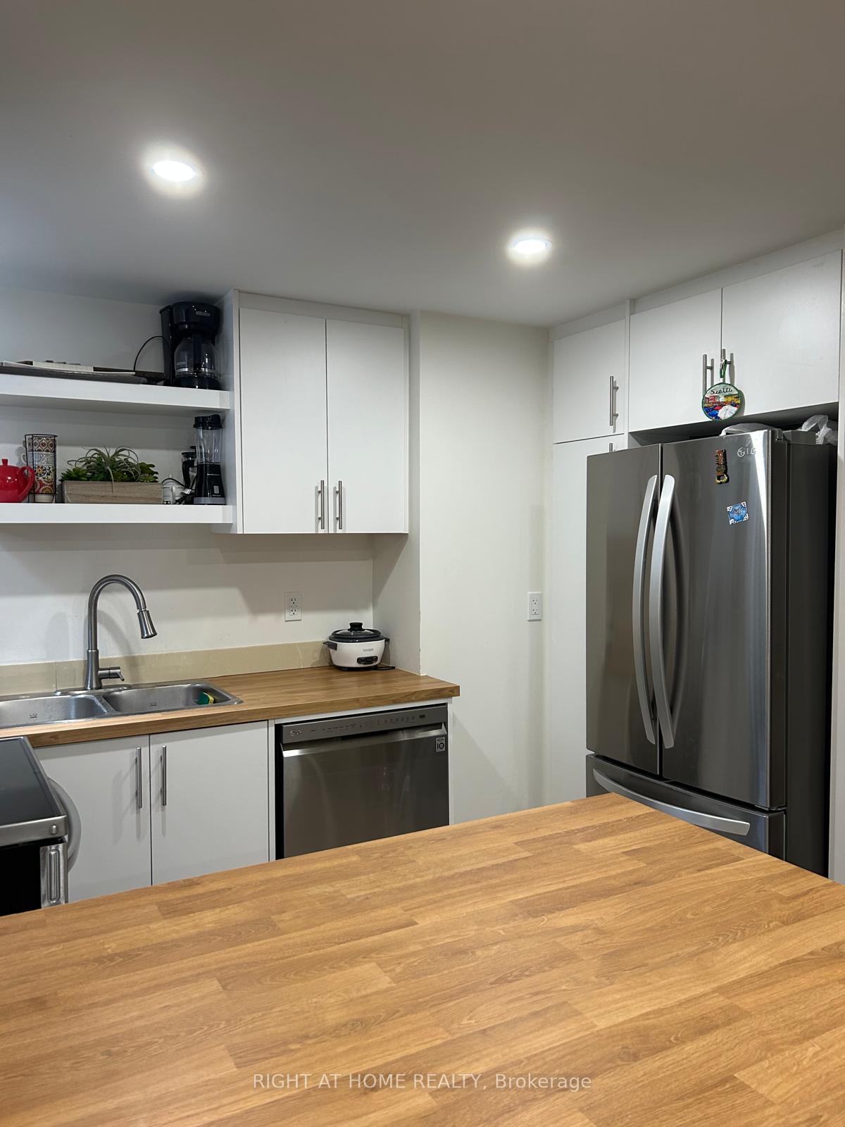 Photo 8 of Unit Basement, 54 Springfield Way, Vaughan, Crestwood-Springfarm-Yorkhill — HOMEH