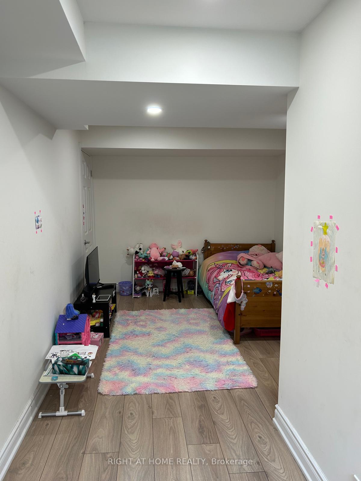 Photo 14 of Unit Basement, 54 Springfield Way, Vaughan, Crestwood-Springfarm-Yorkhill — HOMEH