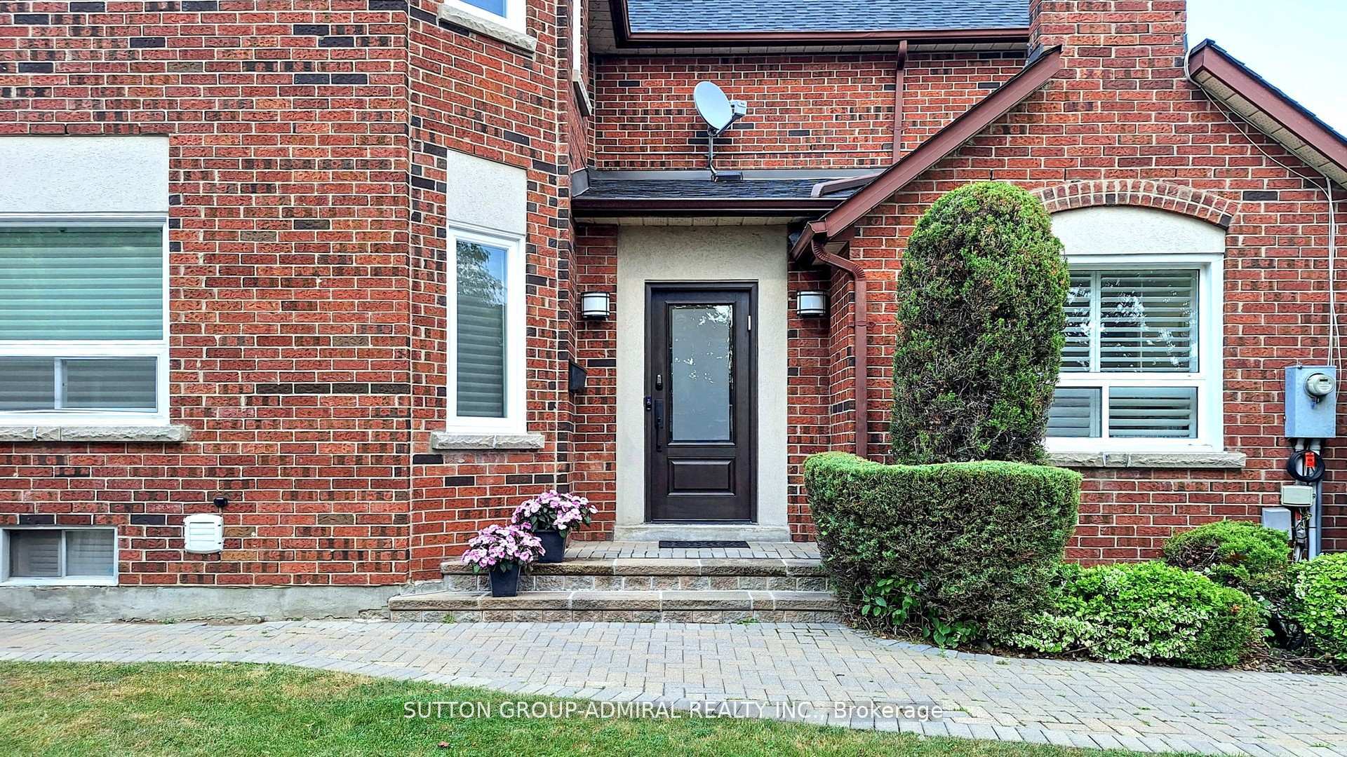 Photo 10 of 122 Edmund Seager Drive, Vaughan, Uplands — HOMEH