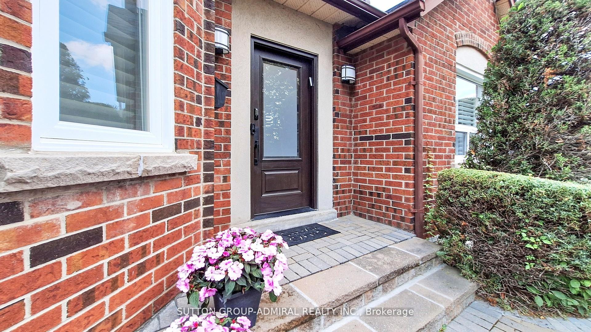 Photo 11 of 122 Edmund Seager Drive, Vaughan, Uplands — HOMEH