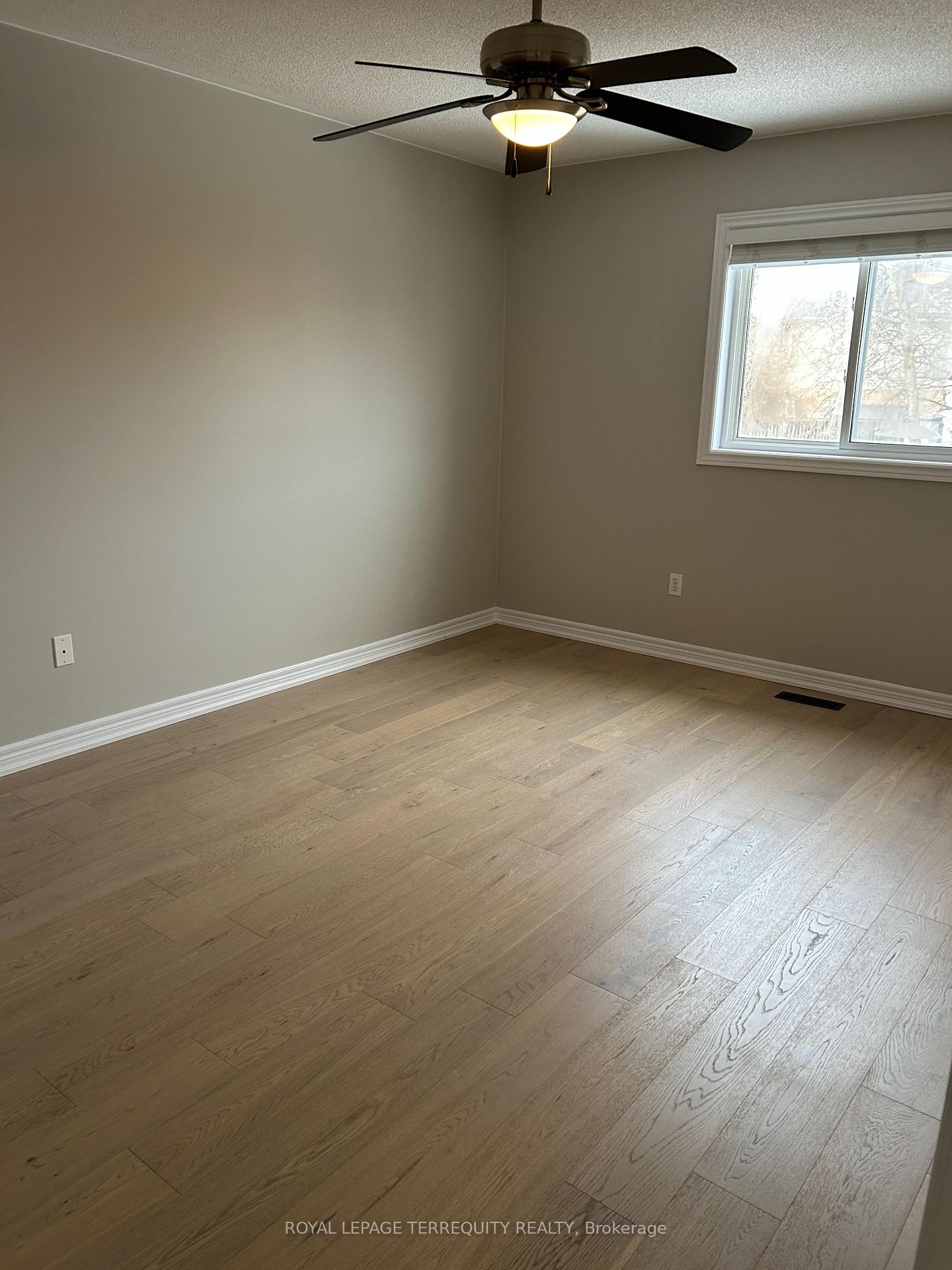 Photo 15 of 103 Baycliffe Drive, Whitby, Williamsburg — HOMEH