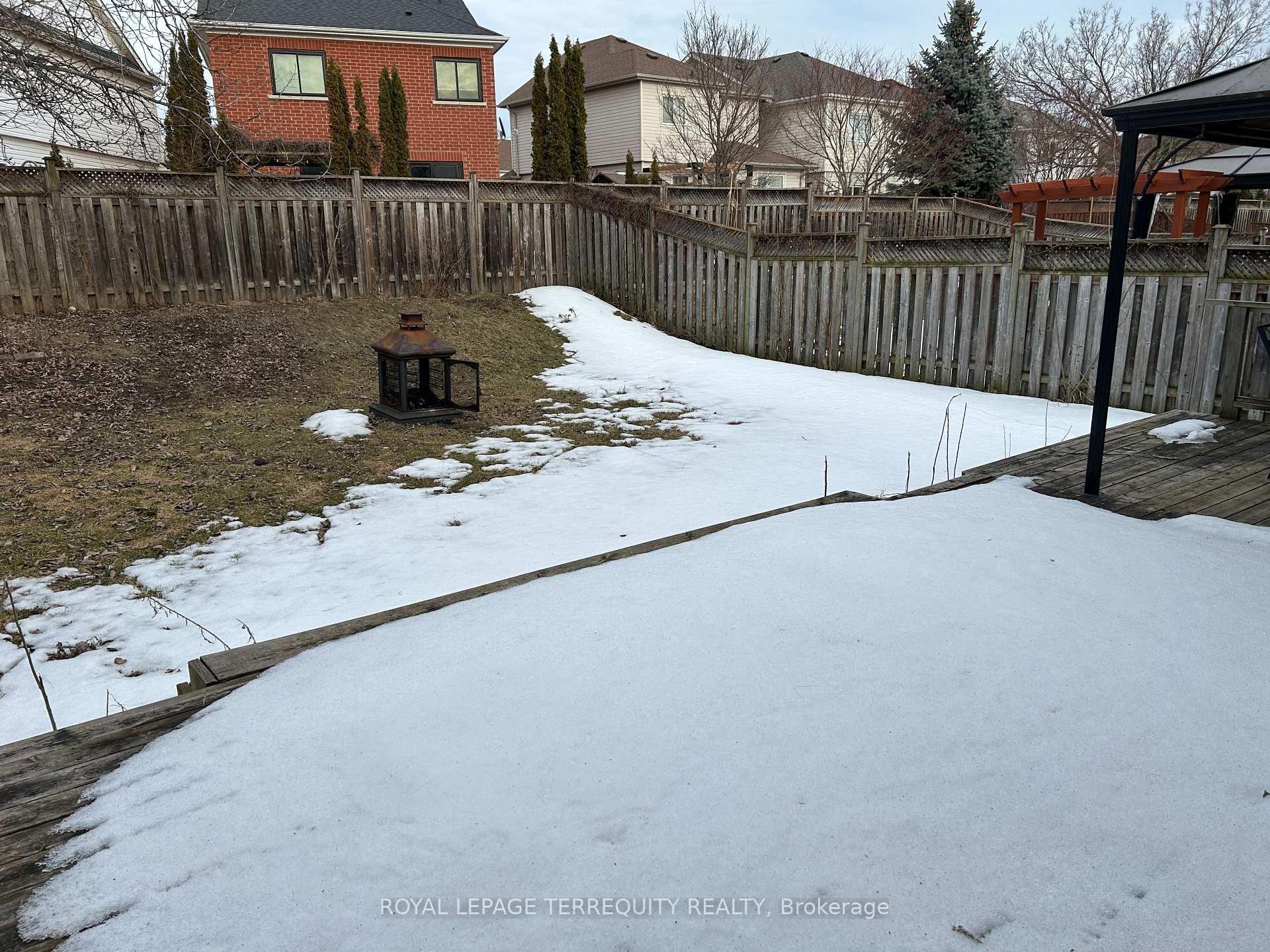 Photo 18 of 103 Baycliffe Drive, Whitby, Williamsburg — HOMEH