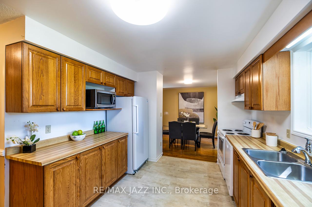 Photo 10 of 585 Myrtle Road W, Whitby, Rural Whitby — HOMEH