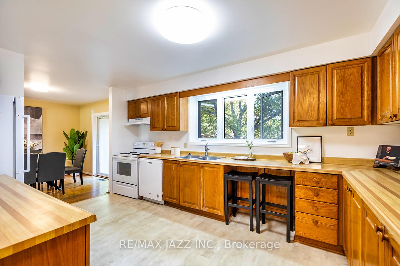 Photo 11 of 585 Myrtle Road W, Whitby, Rural Whitby — HOMEH