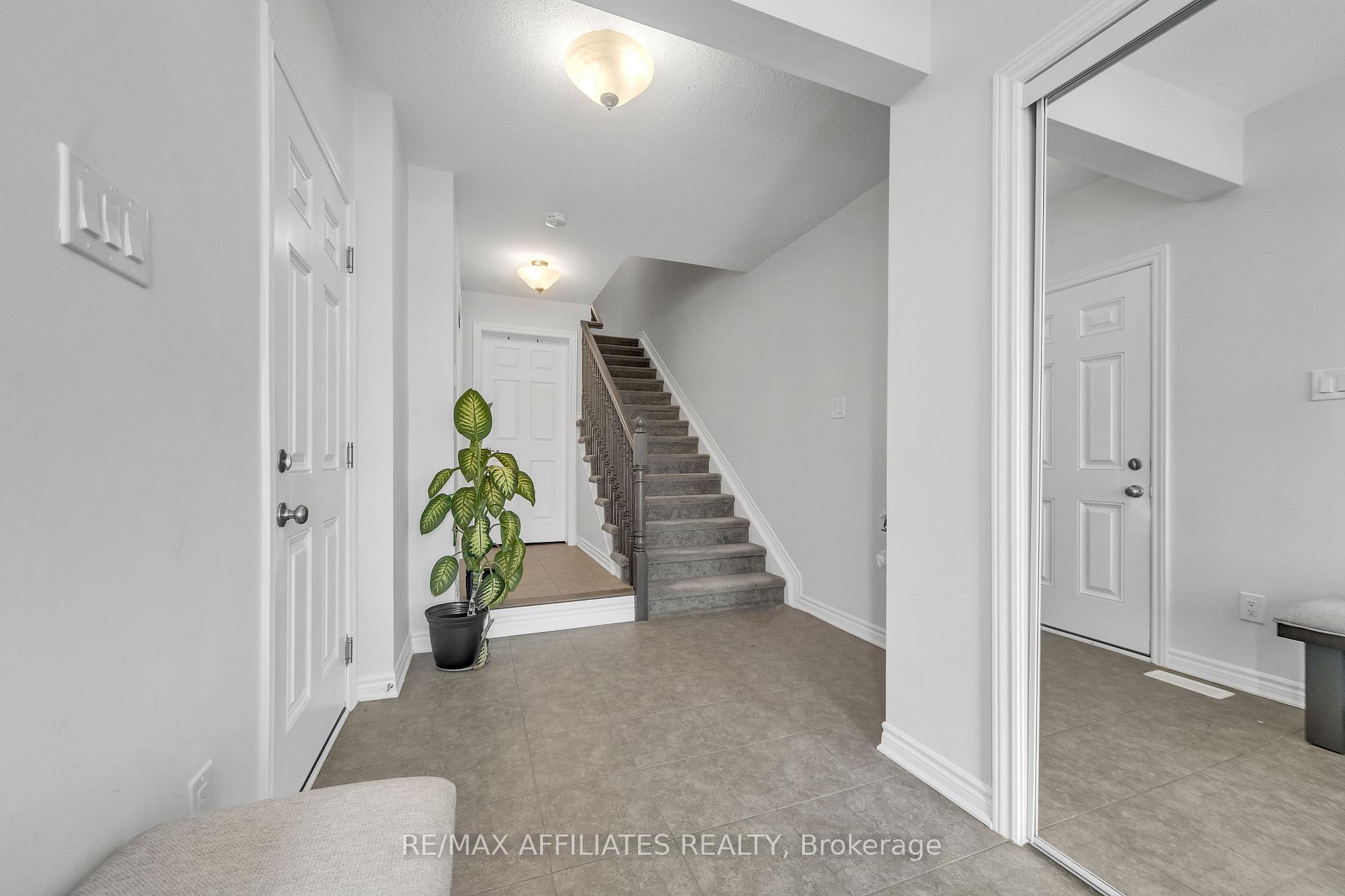 Photo 11 of 388 Aphelion Crescent, Ottawa, Barrhaven - Half Moon Bay — HOMEH