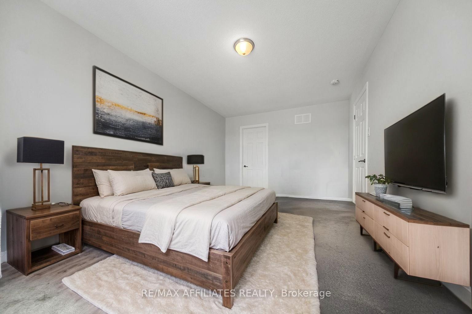 Photo 12 of 388 Aphelion Crescent, Ottawa, Barrhaven - Half Moon Bay — HOMEH