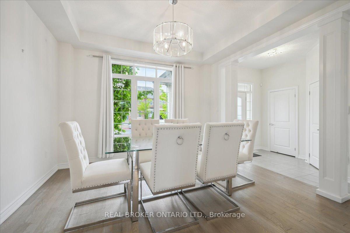 Photo 3 of 267 Barons Street, Vaughan, Kleinburg — HOMEH