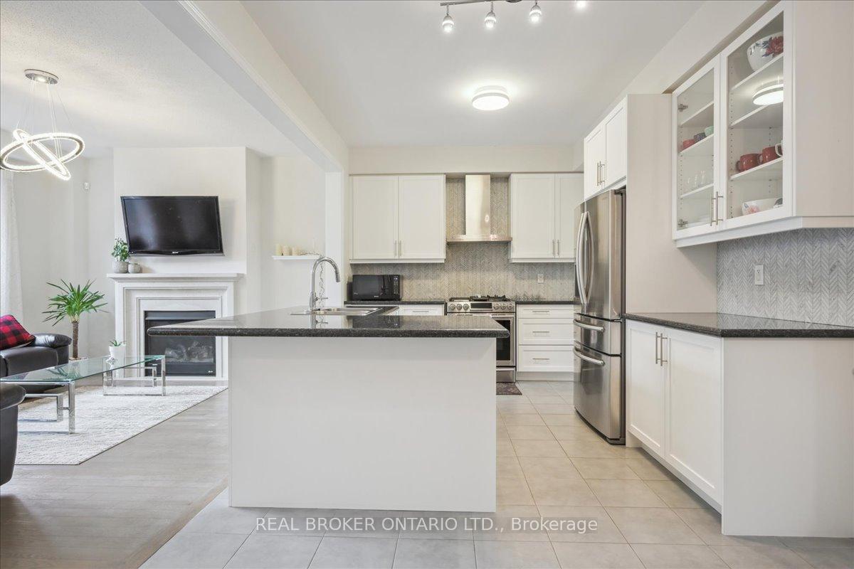 Photo 4 of 267 Barons Street, Vaughan, Kleinburg — HOMEH
