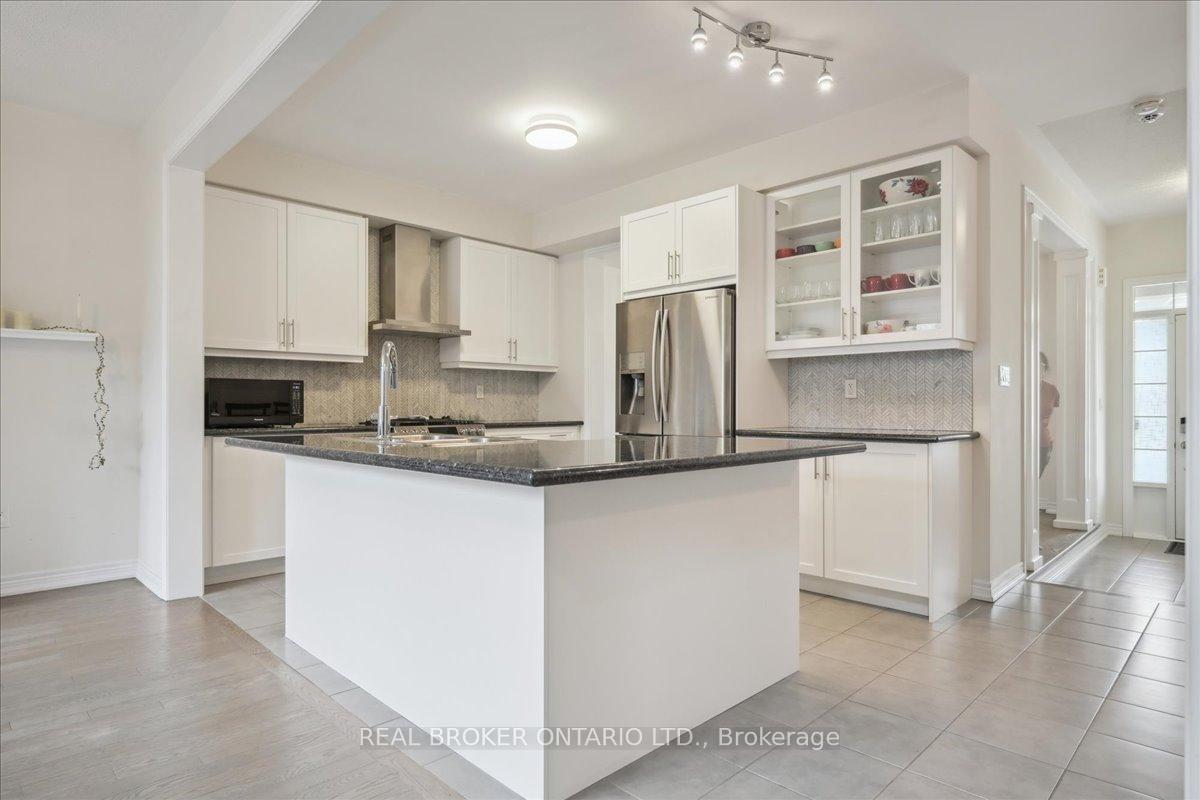 Photo 5 of 267 Barons Street, Vaughan, Kleinburg — HOMEH