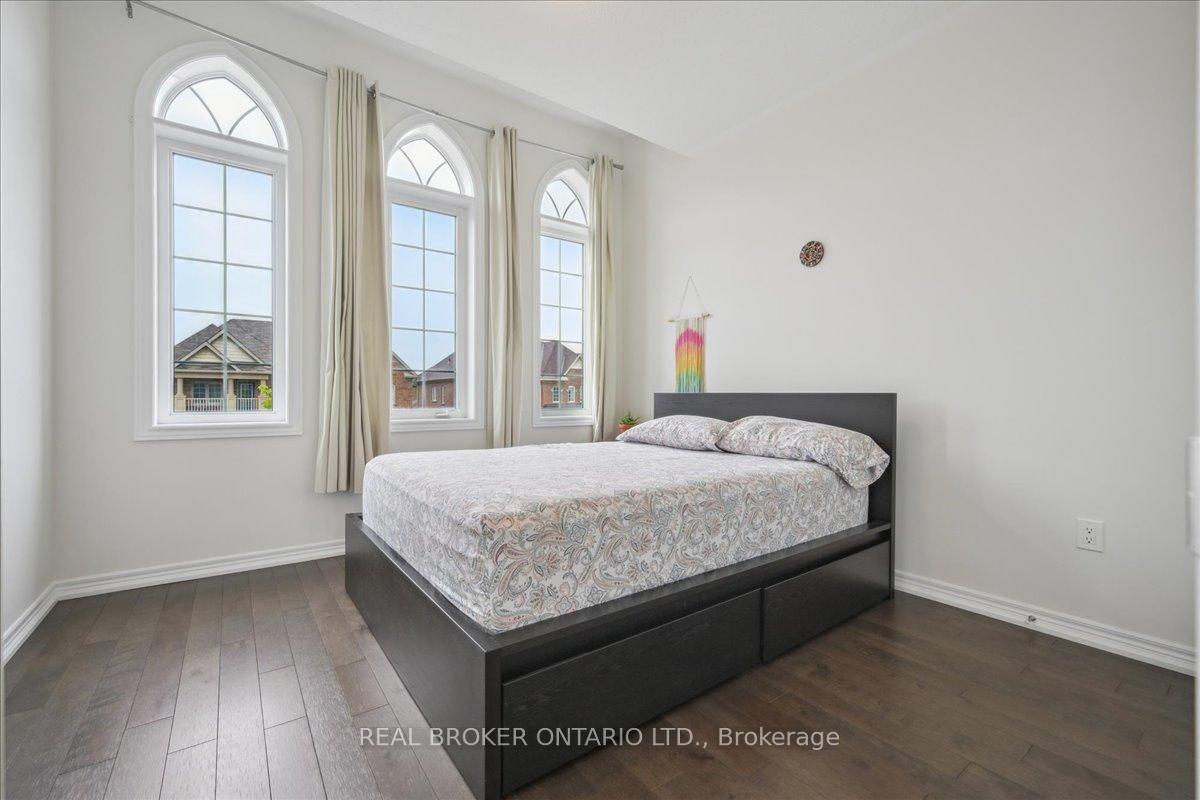 Photo 12 of 267 Barons Street, Vaughan, Kleinburg — HOMEH