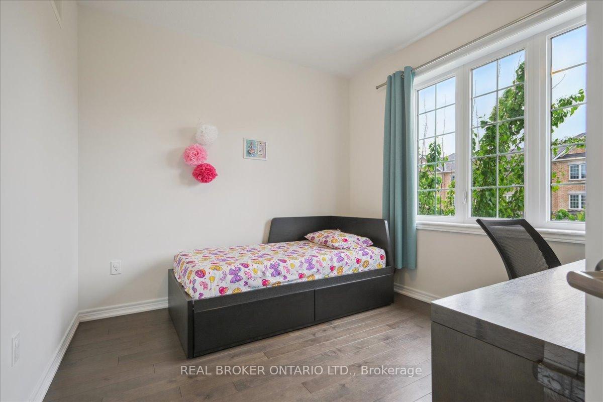Photo 13 of 267 Barons Street, Vaughan, Kleinburg — HOMEH