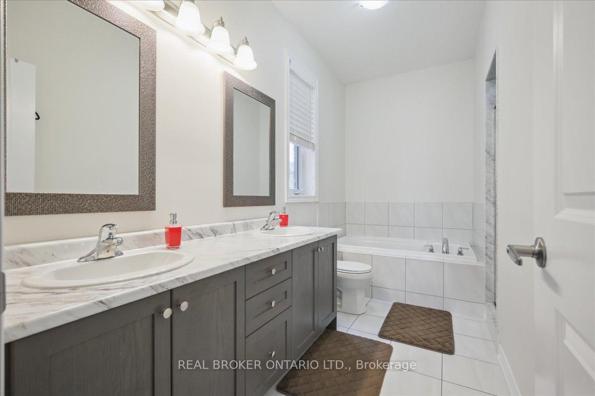 Photo 14 of 267 Barons Street, Vaughan, Kleinburg — HOMEH