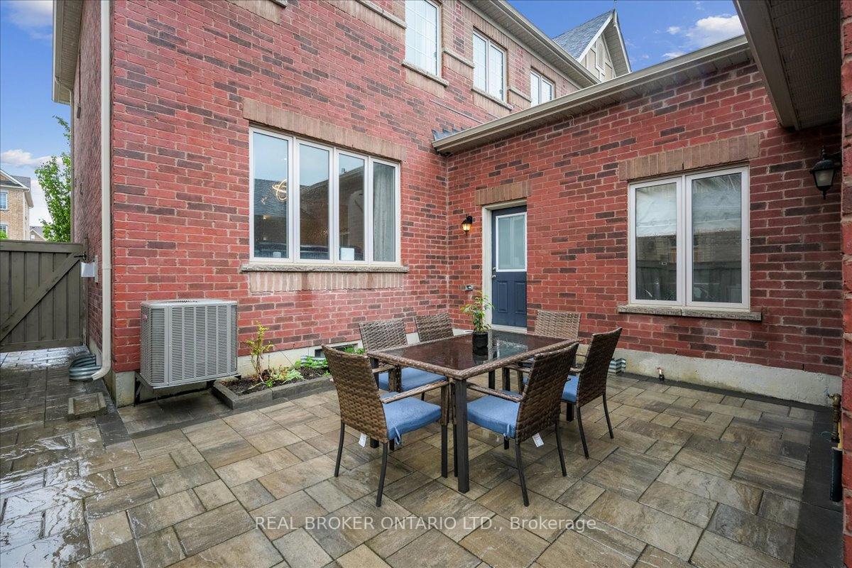 Photo 16 of 267 Barons Street, Vaughan, Kleinburg — HOMEH